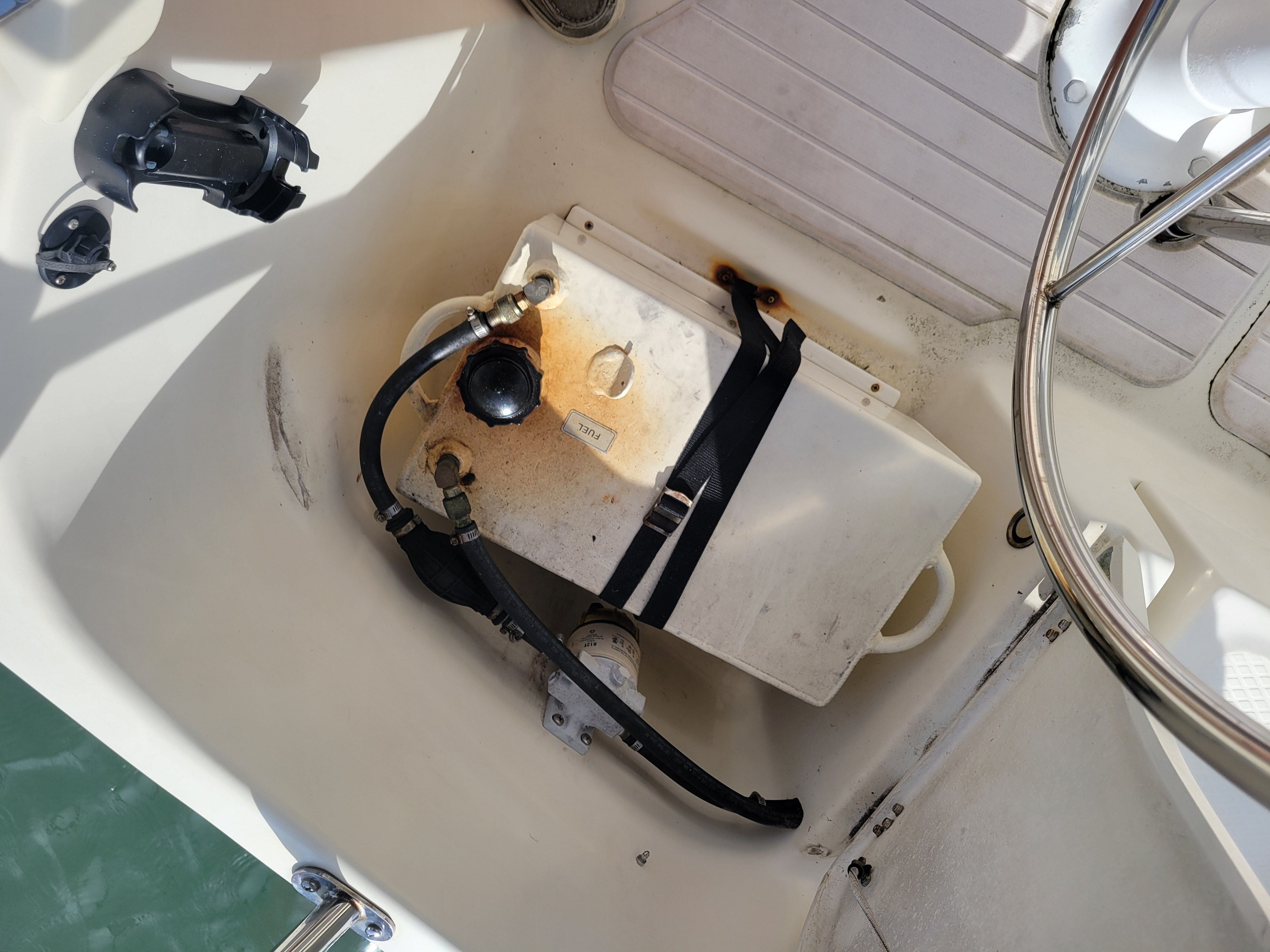 Fuel tank in the cockpit of a 2018 Hake Seaward 26 RK boat.