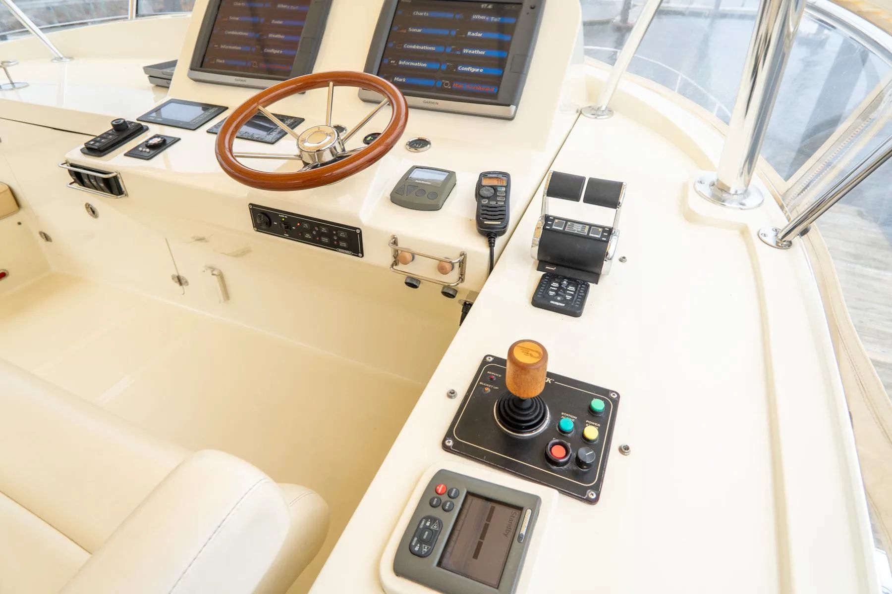 2006 Hinckley Talaria 55 FB - 41