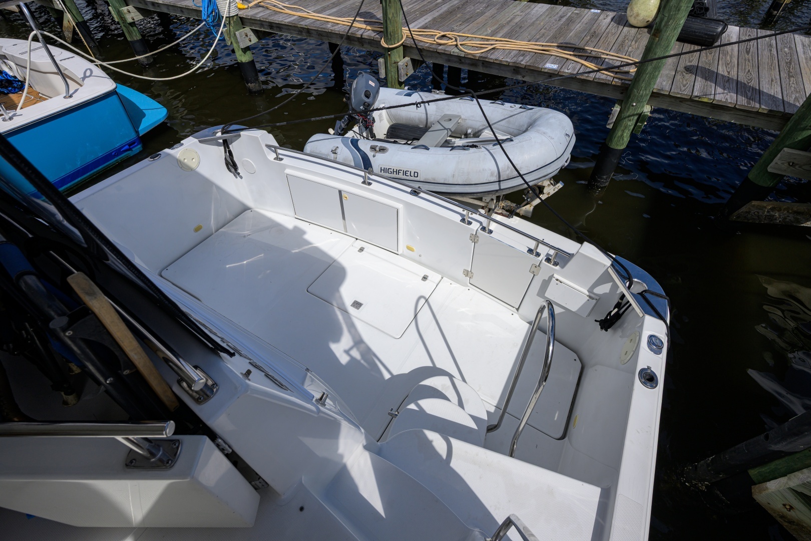 2003 Carver 444 - Image 18