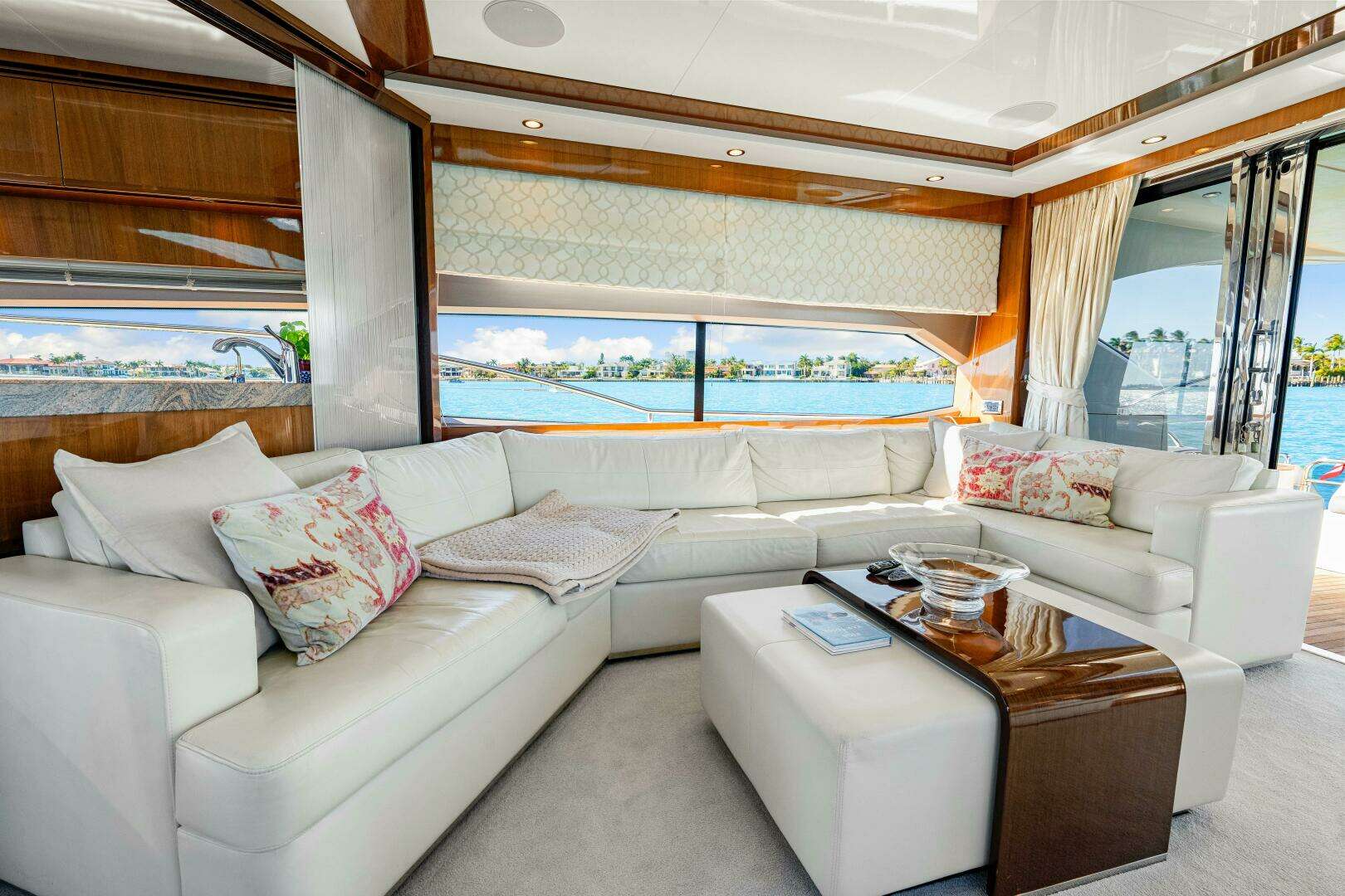 2014 Princess Y72 - Image 119