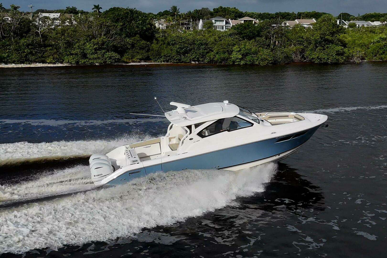 2019 Pursuit 365DC - Image 2