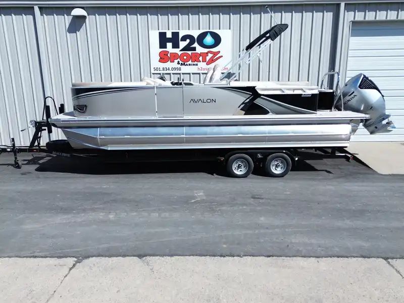 2026 Avalon LSZ Quad Lounger 25FT - 3