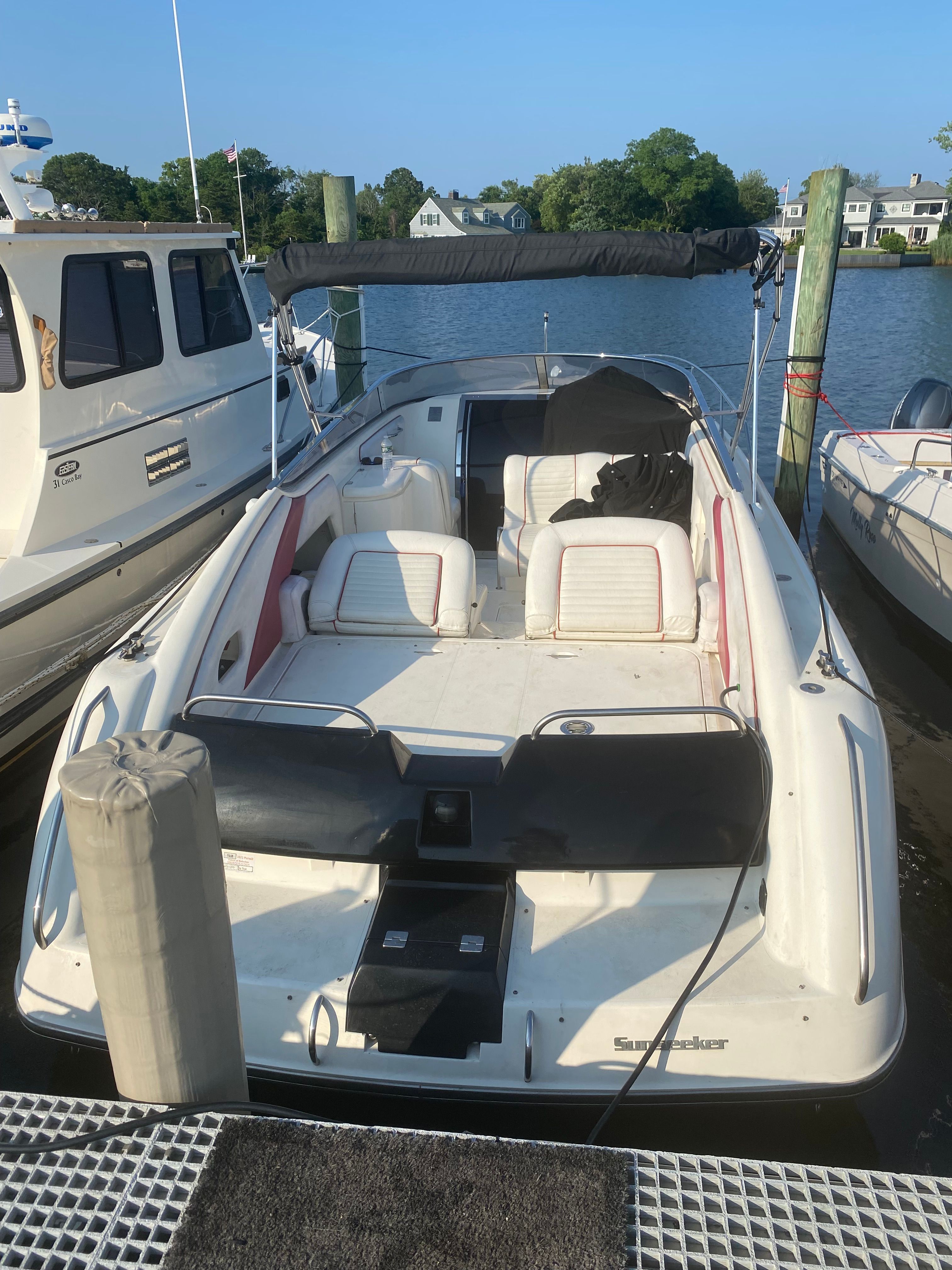 1994 Sunseeker Hawk 31 docked at marina.