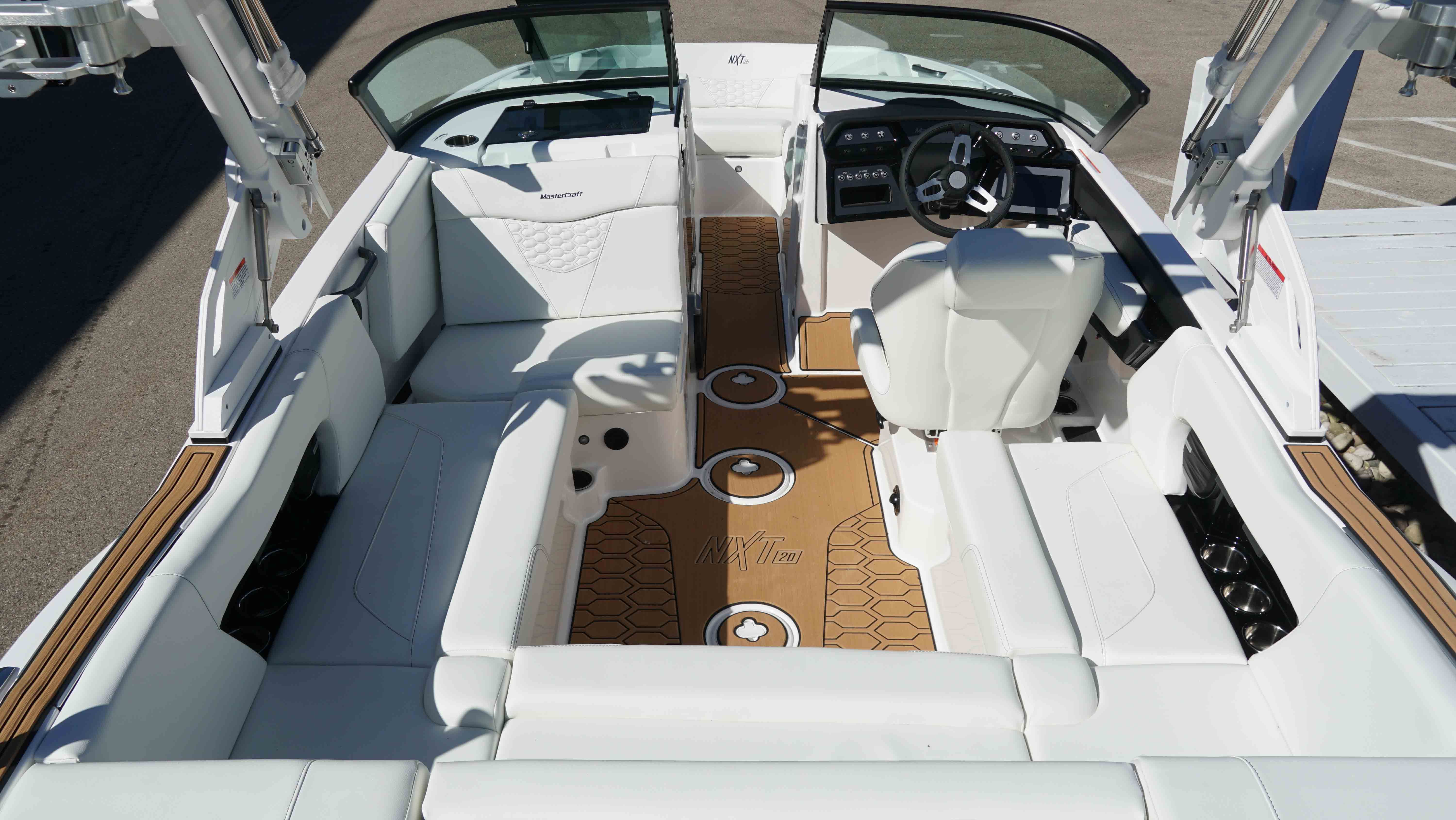 2026 MasterCraft NXT20 - 10