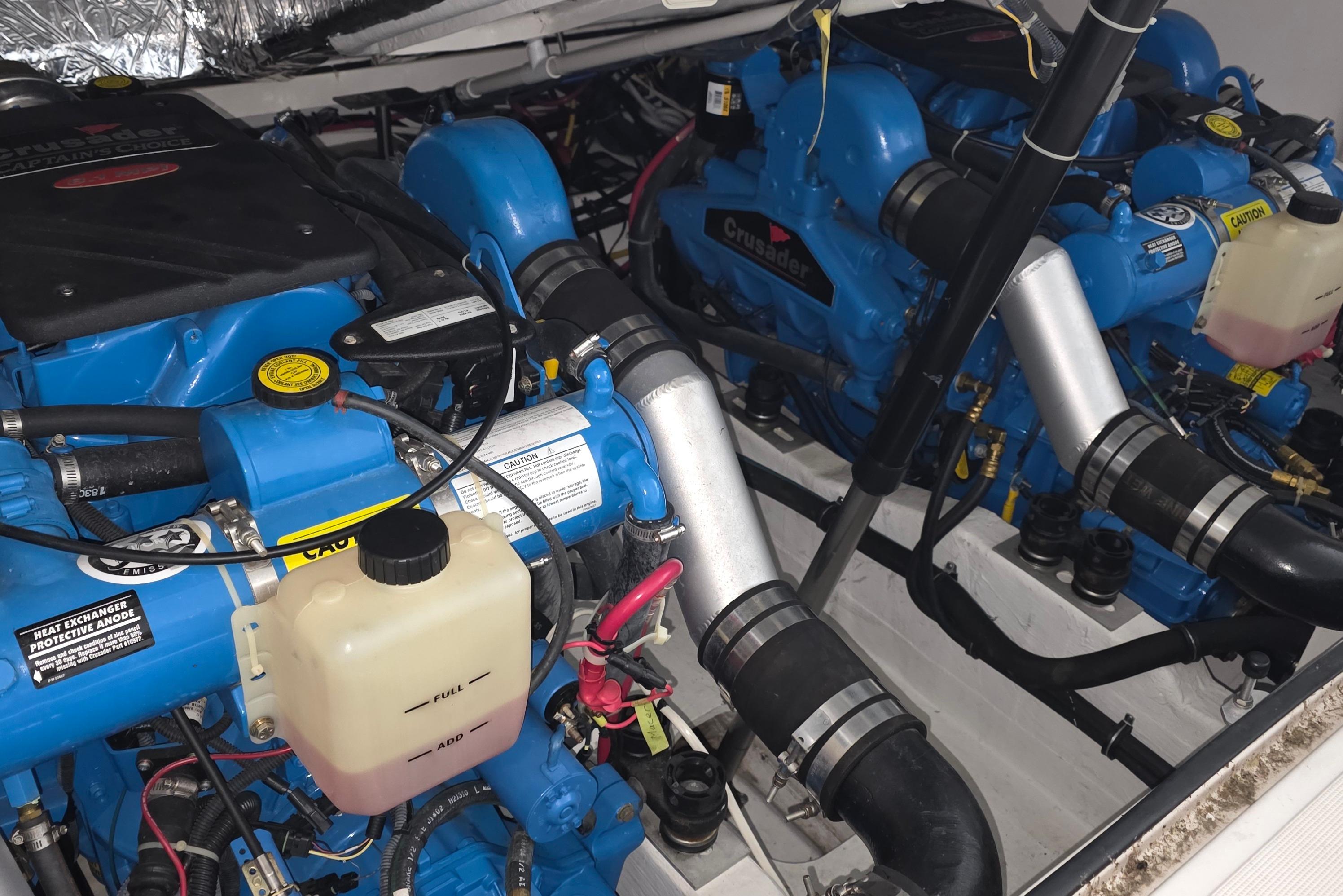 2005 Tiara 290 Coronet engine compartment with dual Crusader engines.