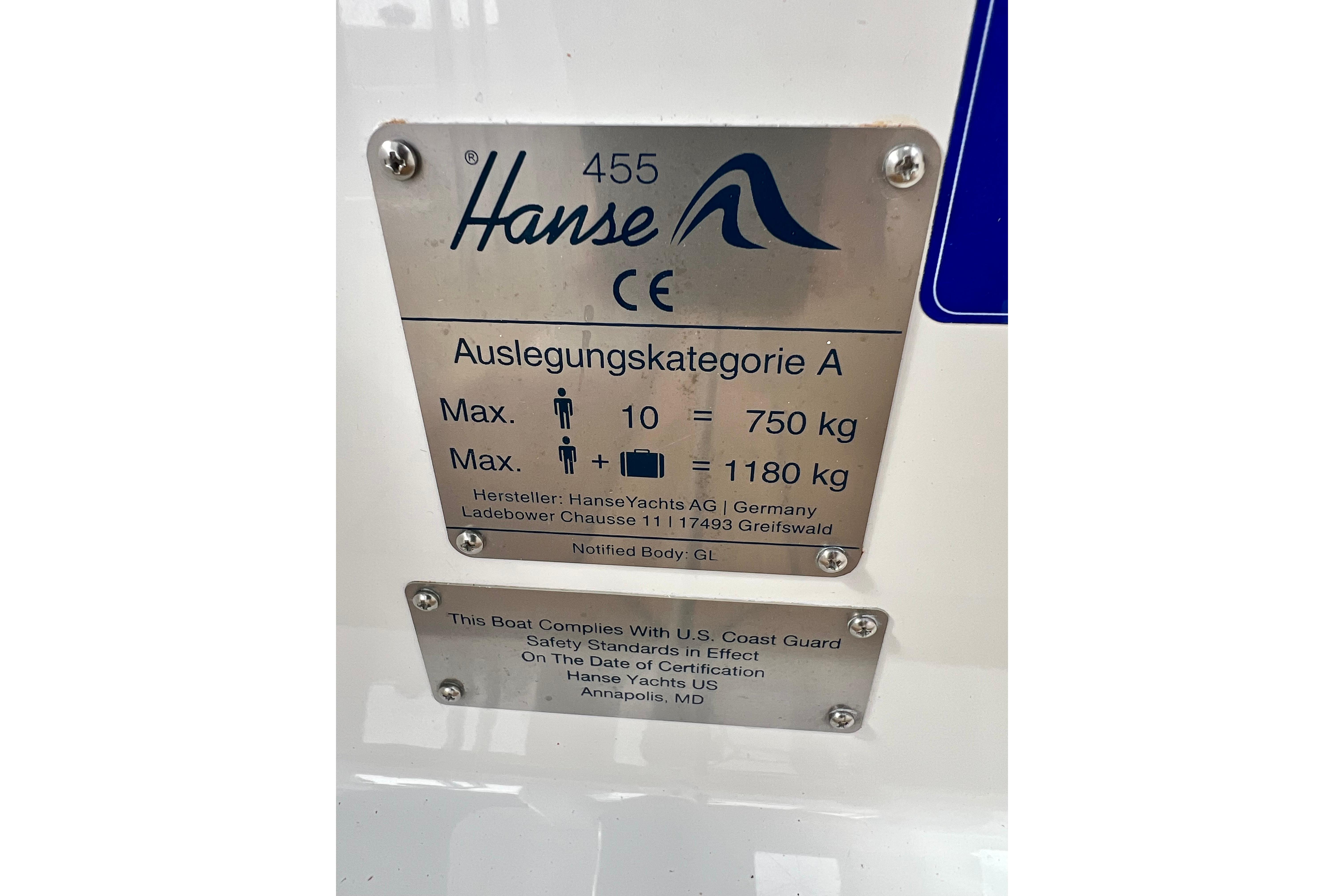 Plaque on 2016 Hanse 455 yacht detailing weight limits and safety compliance.