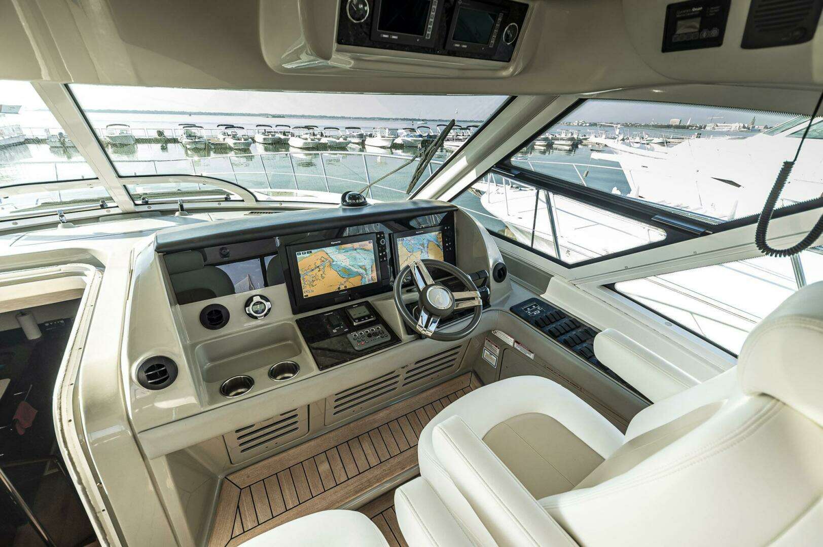 2011 Sea Ray 580 Sundancer - Image 46