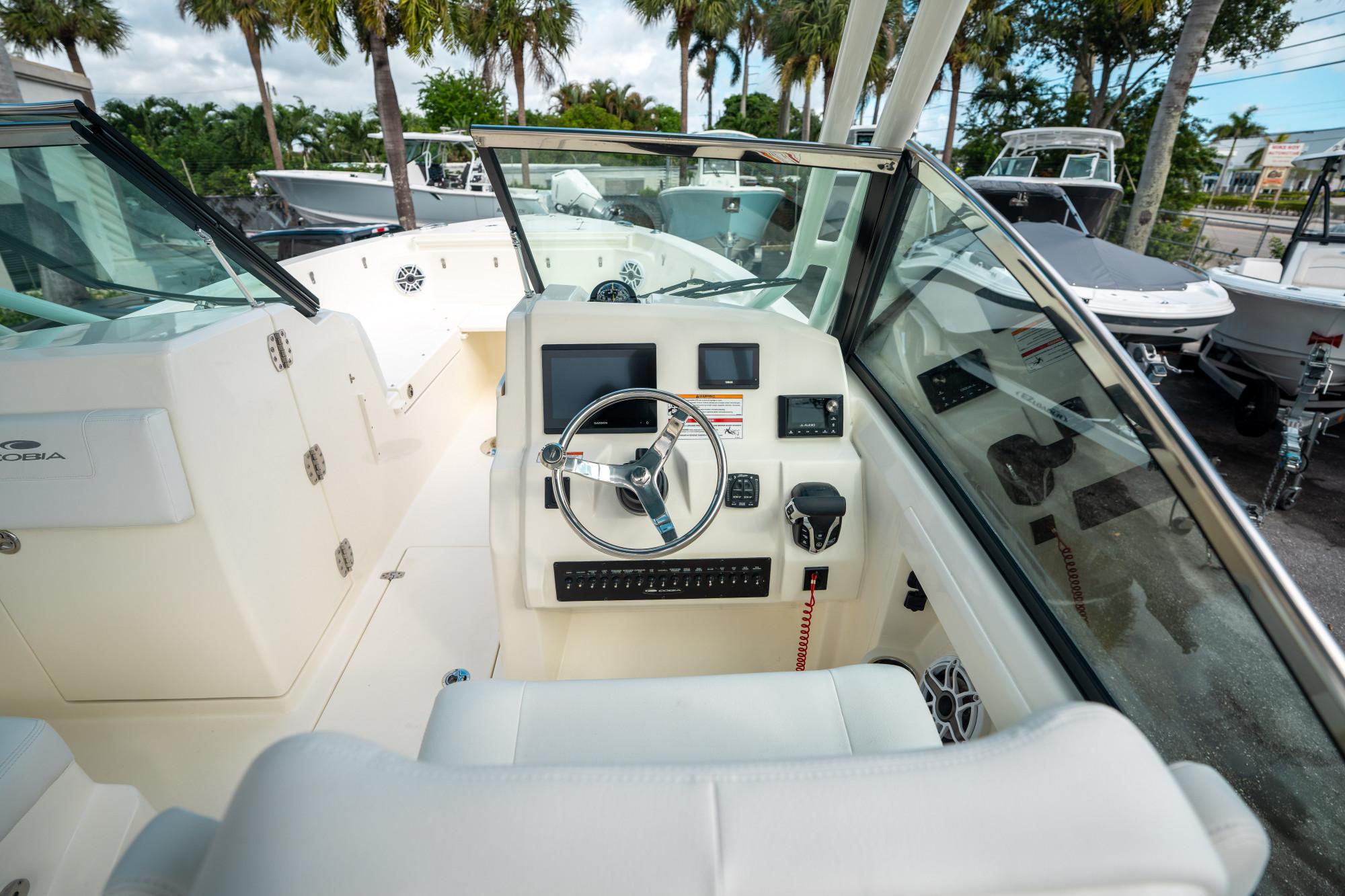 2025 Cobia 240 Dual Console - 22