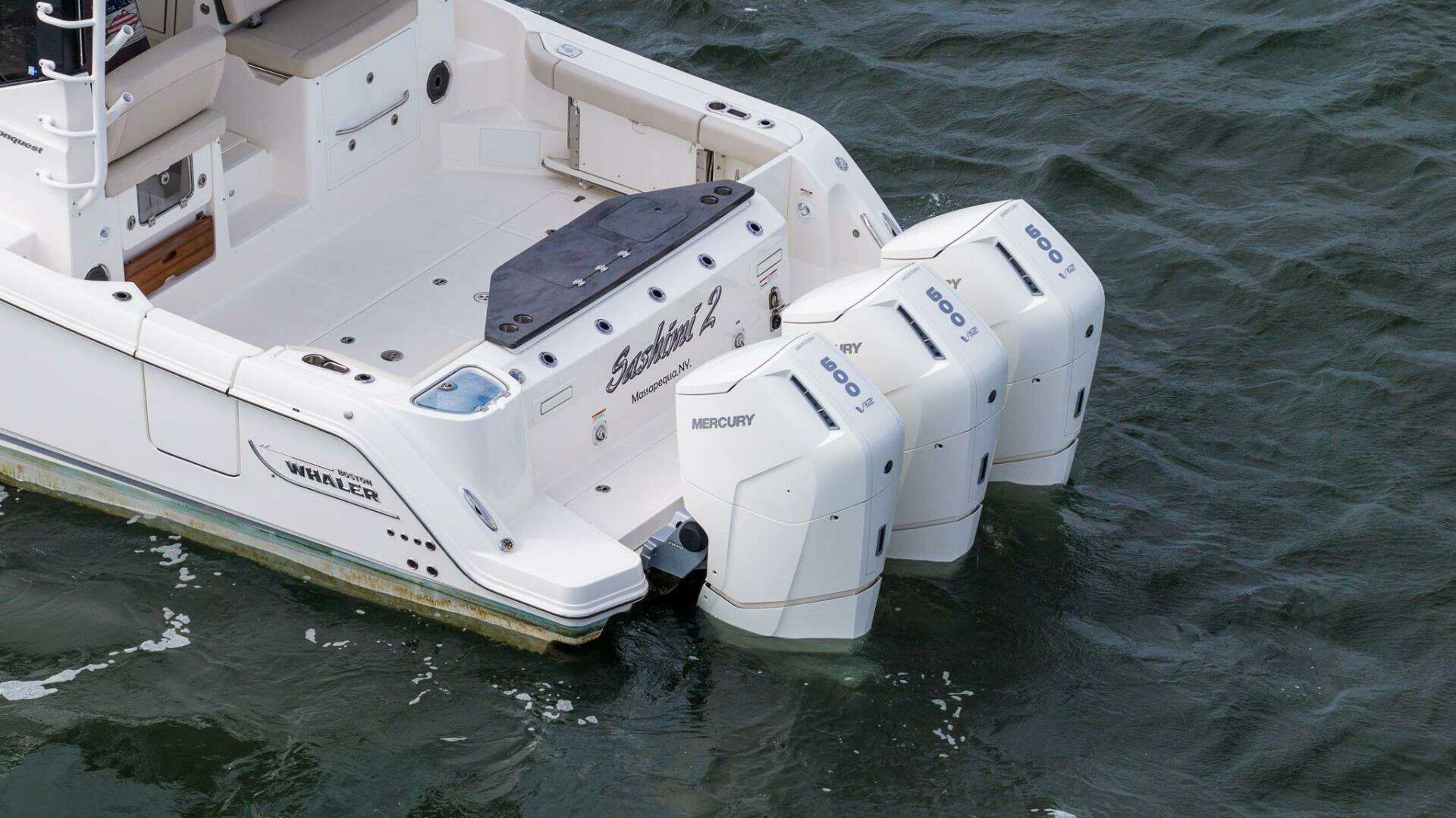 2024 Boston Whaler 405 Conquest - Image 10