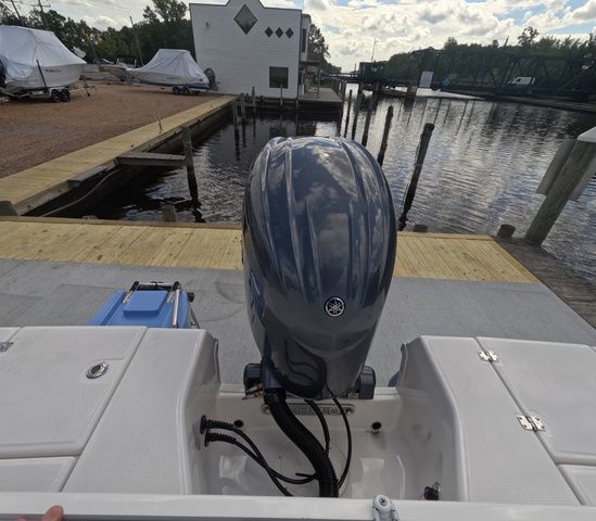 2026 Robalo Cayman 226 In Stock Trailer Included - 6