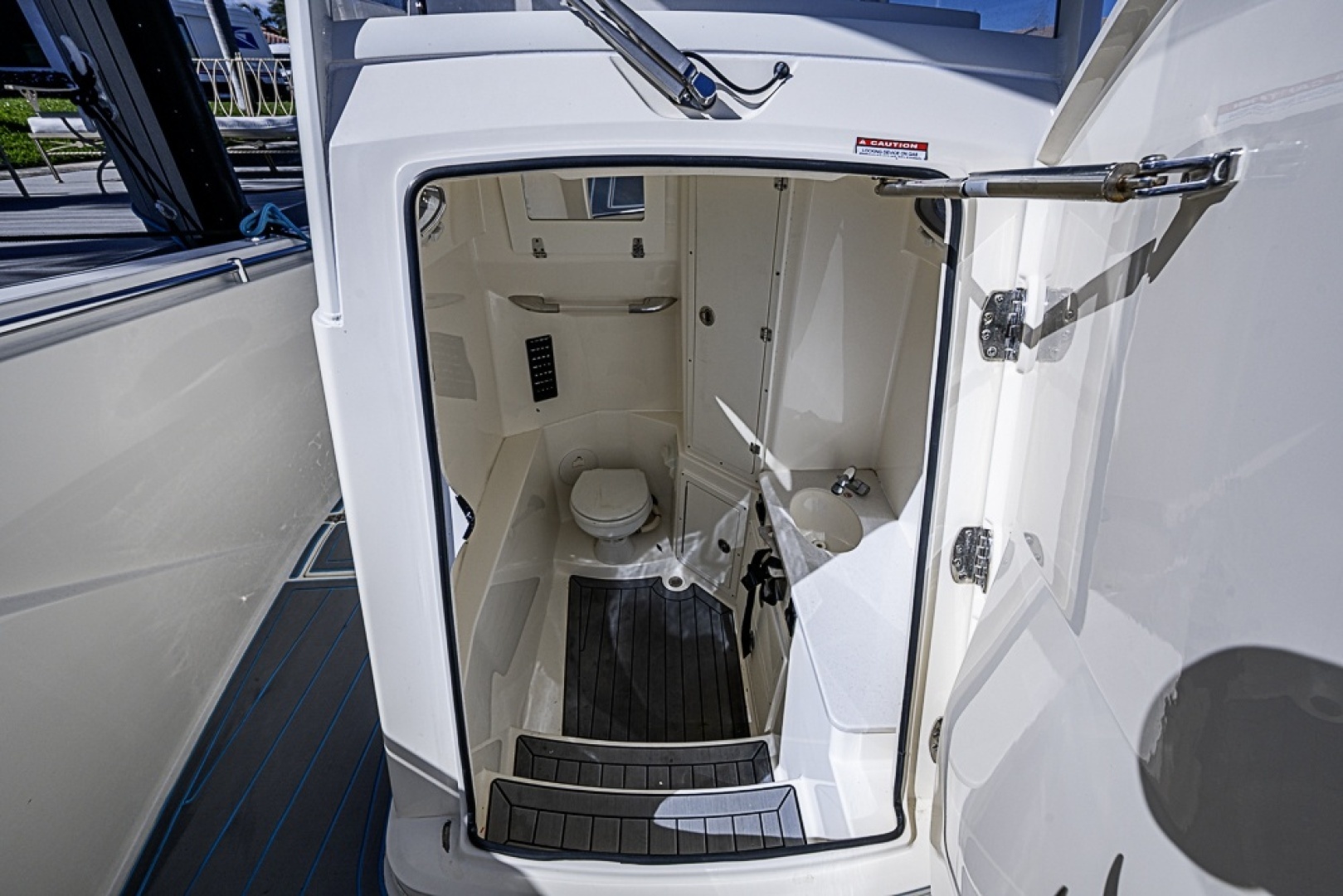 2021 Cobia 320 CC - Image 18