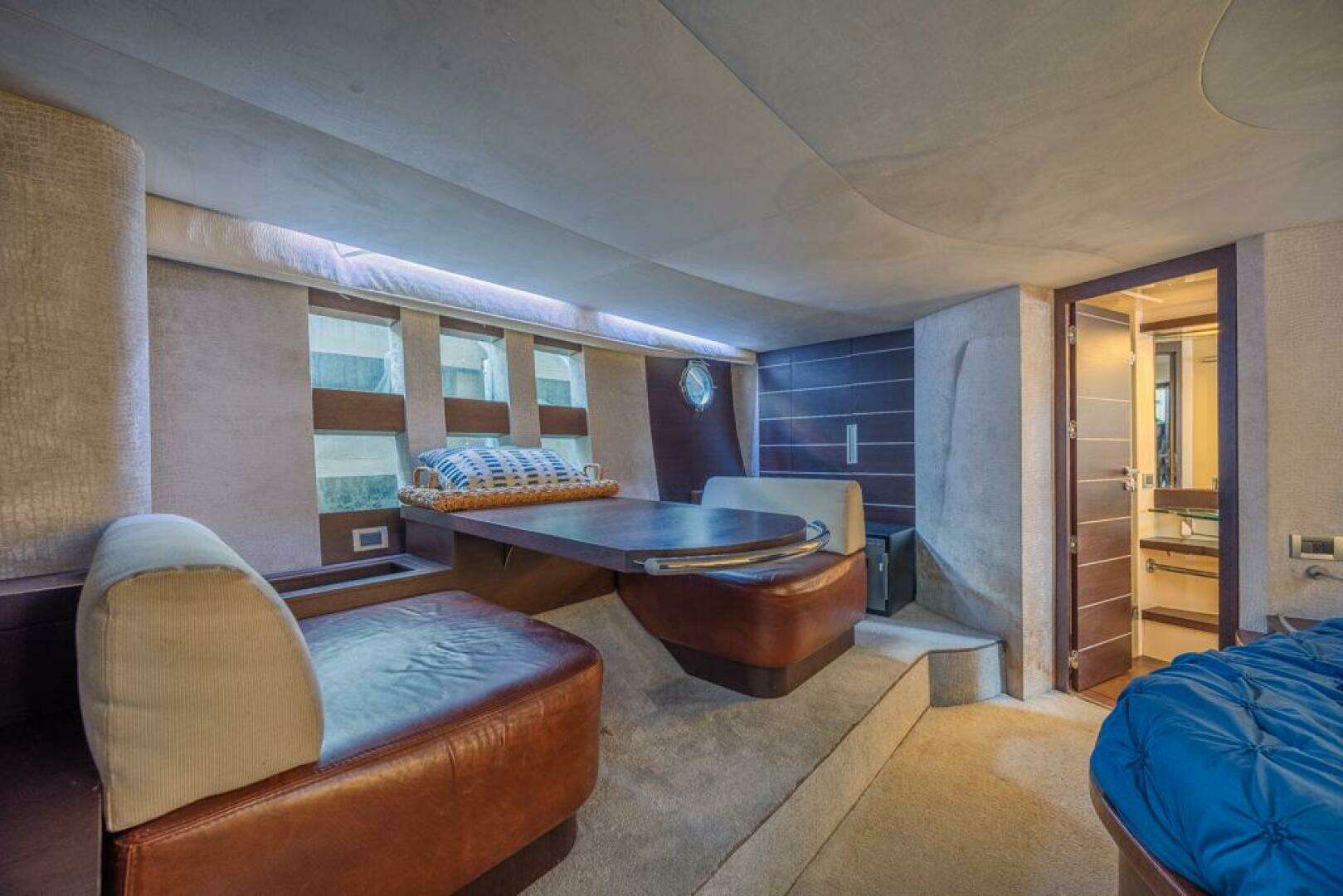 2009 Azimut 68S - Image 27