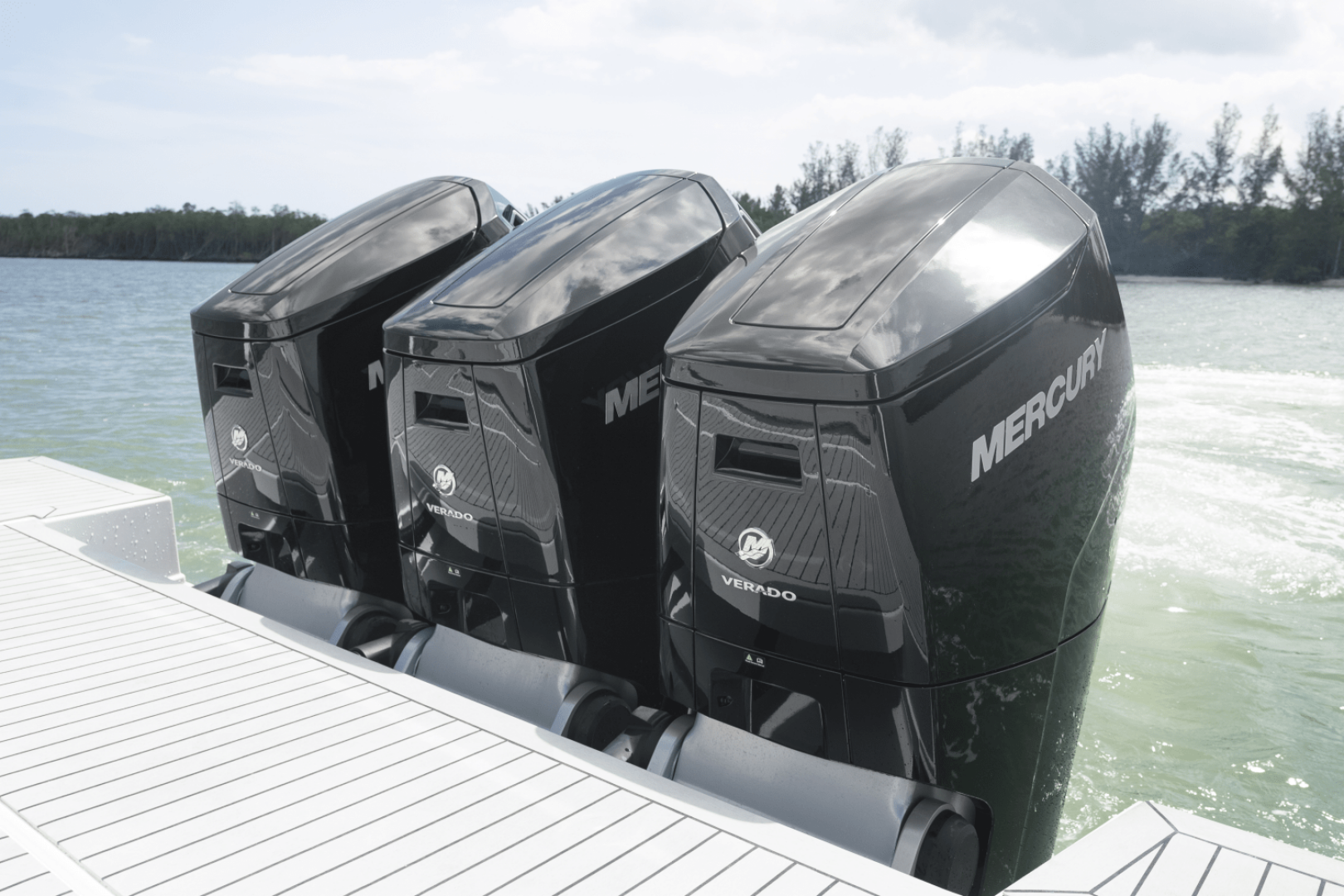 2026 Cruisers Yachts 50GLS OB - Image 60