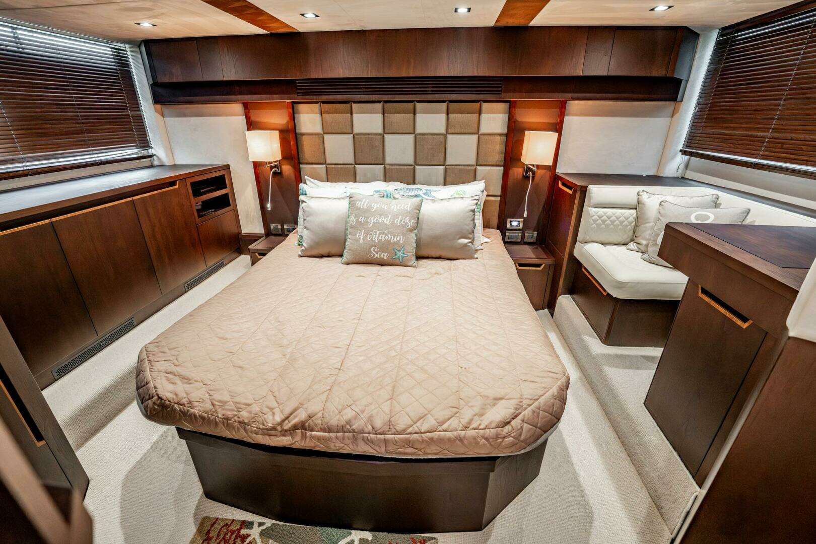 2017 Galeon 510 Skybridge - Image 35
