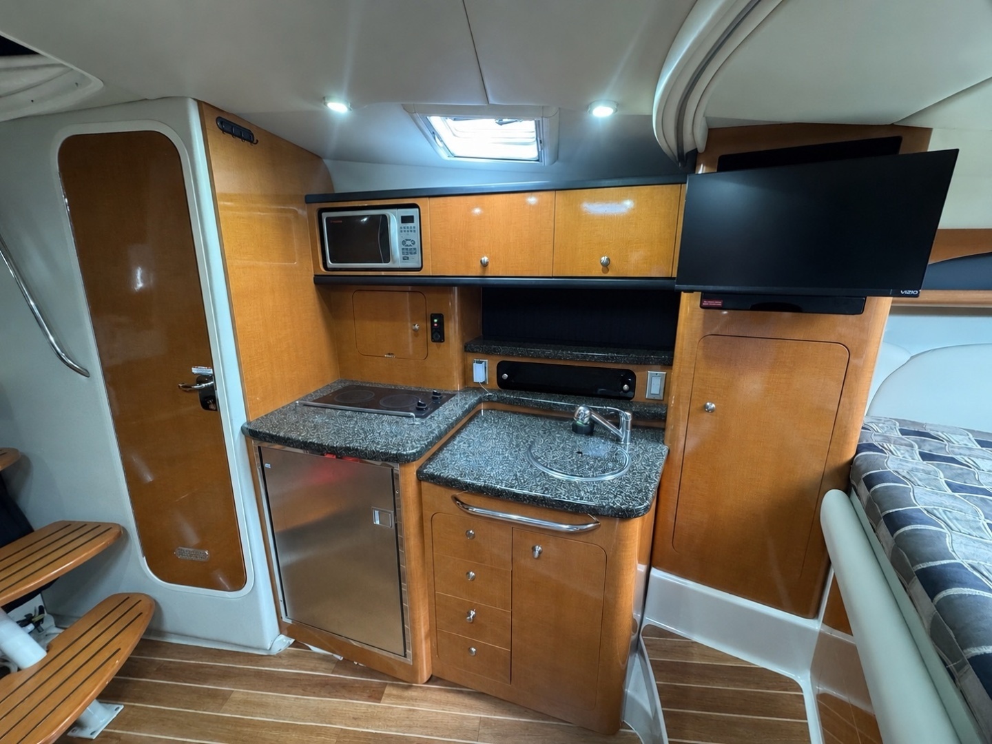 2008 Chaparral 310 Signature - Image 6