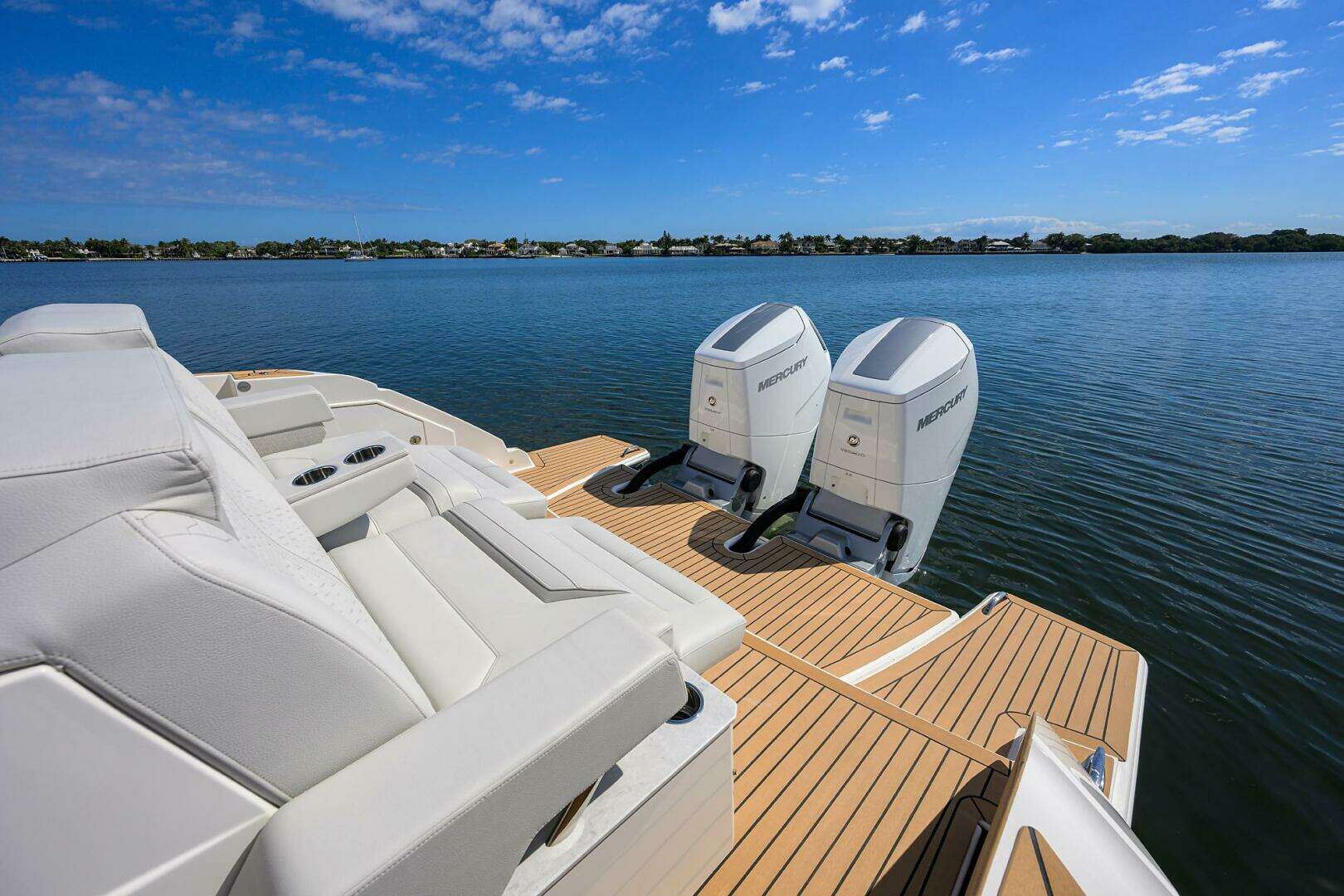 2022 Tiara Yachts 43 LE - Image 52