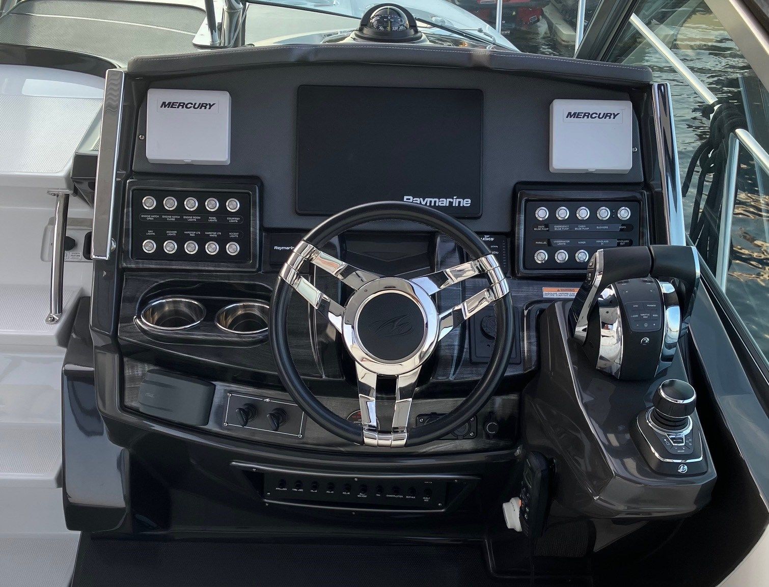 2019 Monterey 335 Sport Yacht - 3