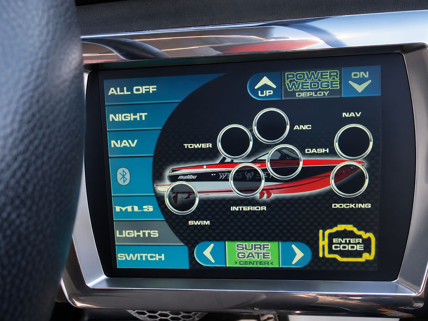 Touchscreen control in 2014 Malibu Wakesetter 24 MXZ boat.