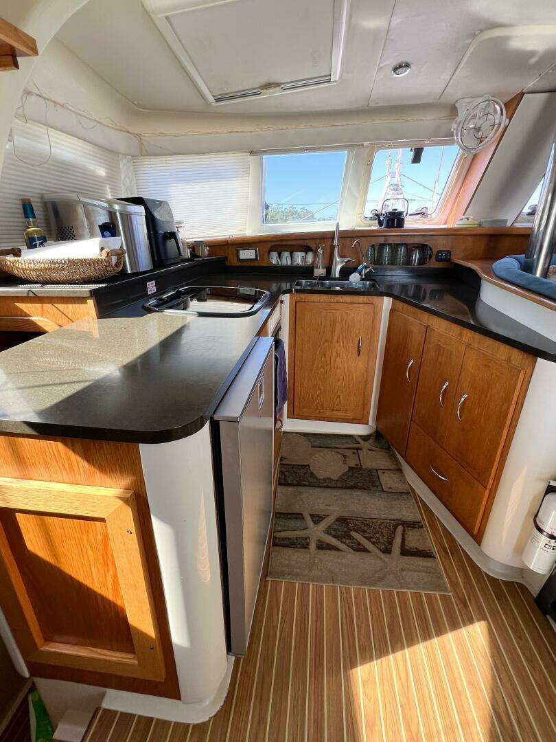 2010 Broadblue 435 - Image 74