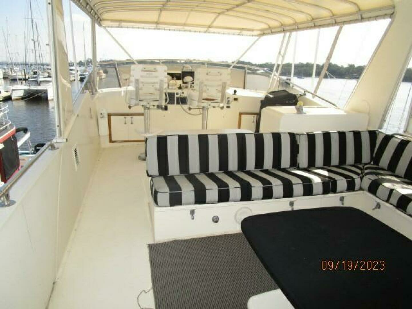 1986 Hatteras 63 CPMY - Image 13