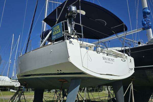 2018 Beneteau 38.1