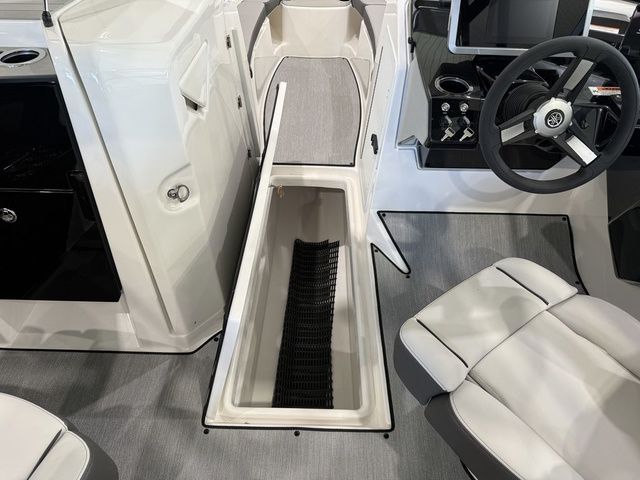 2025 Yamaha Boats AR250 - 14
