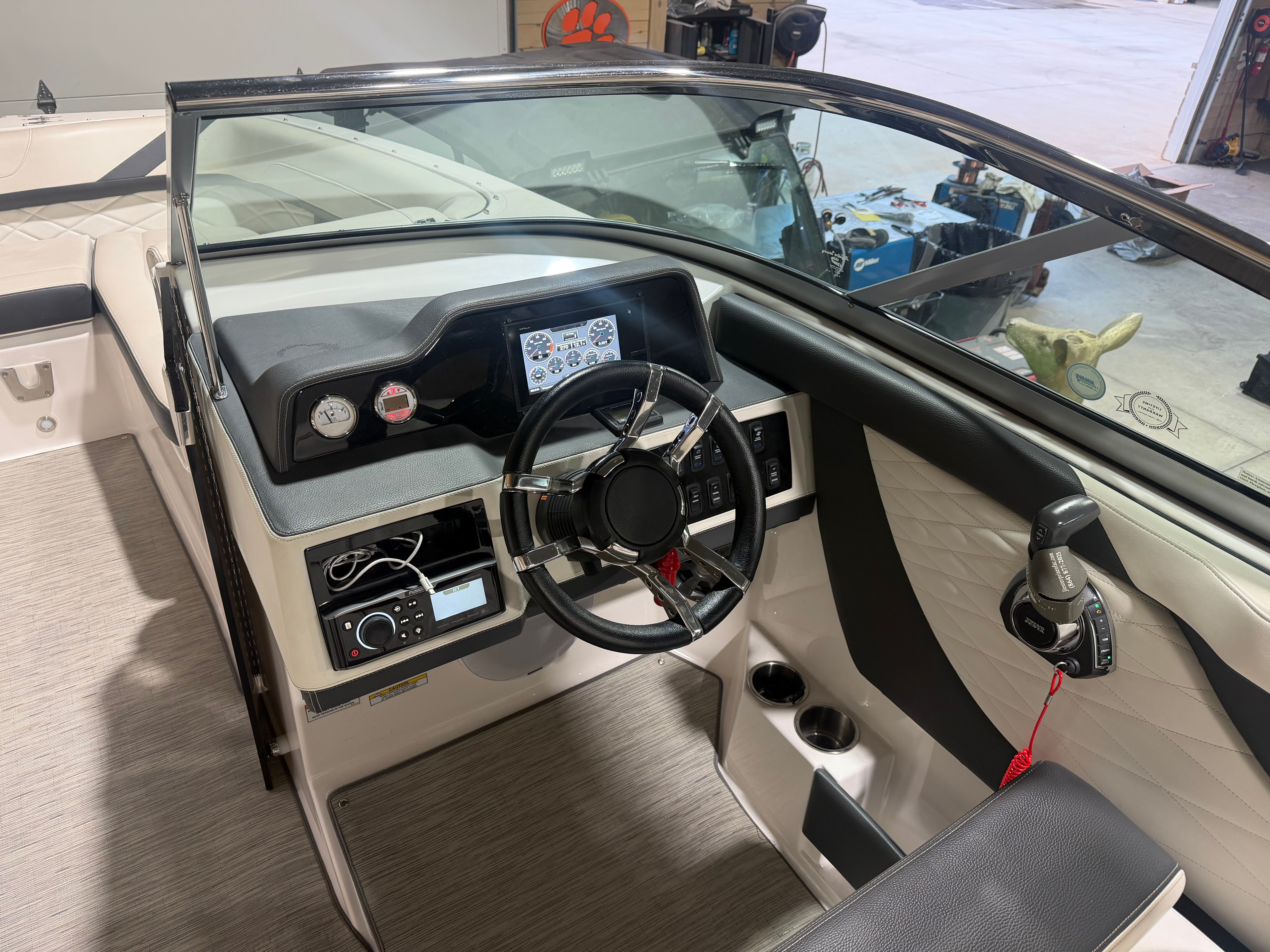 2017 Regal 27 FasDeck - 12