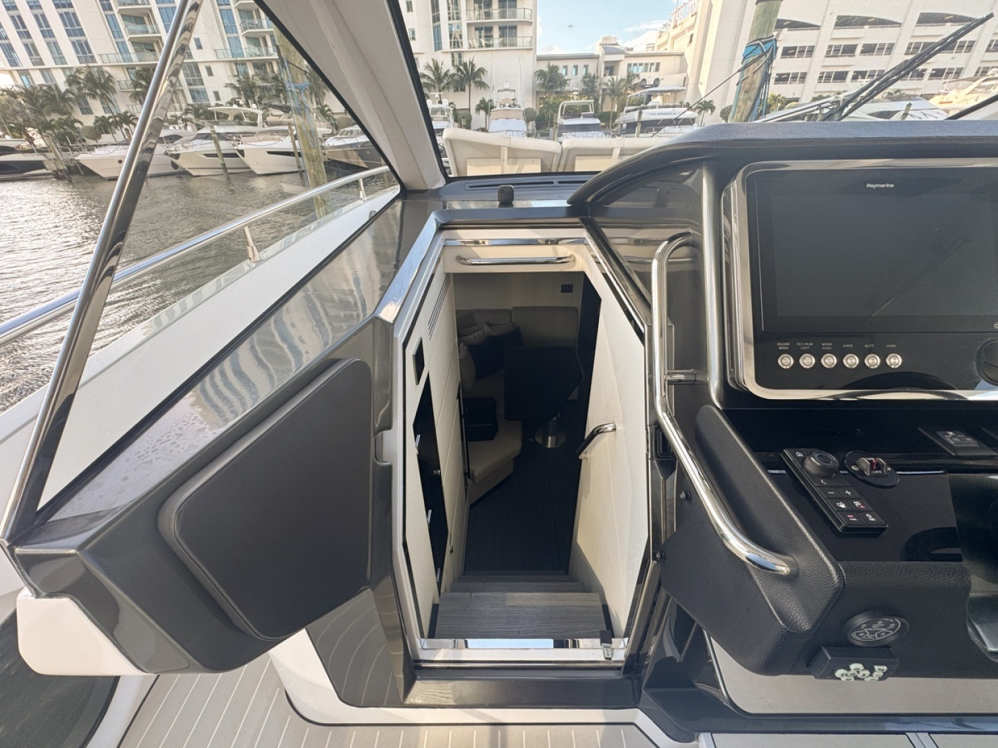 2023 Azimut Verve 47 - Image 29