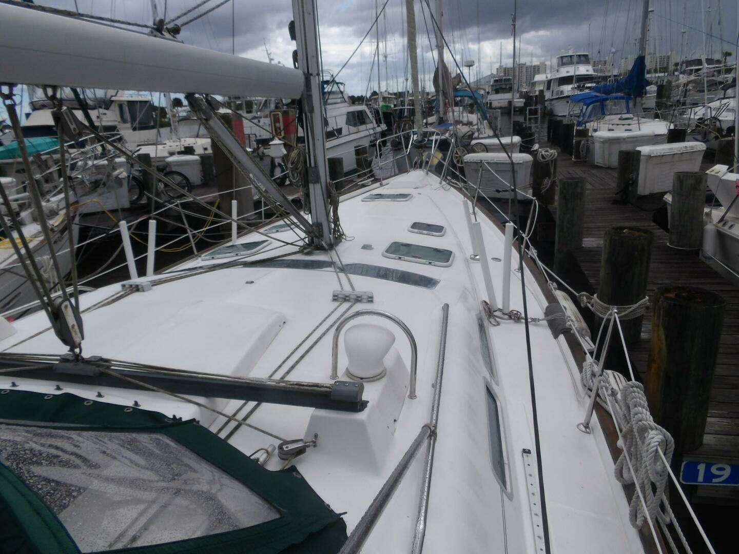 2004 Beneteau 423 - Image 4