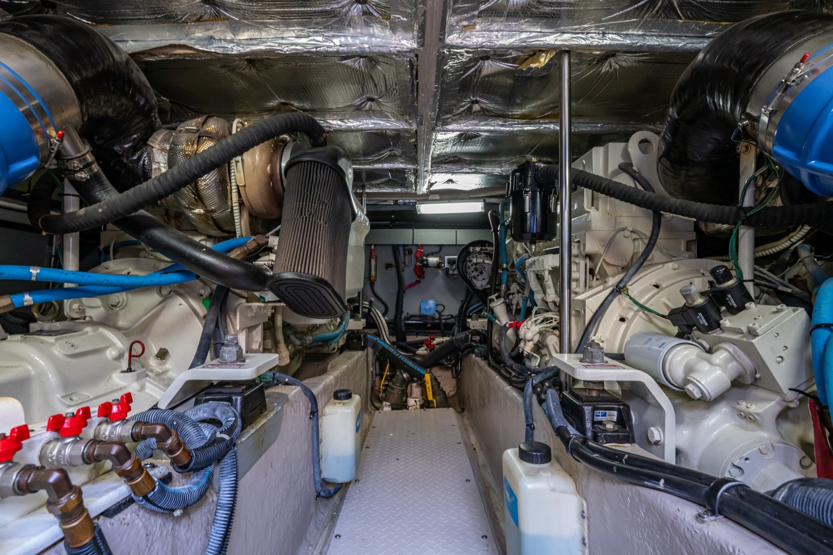 2004 Sea Ray 480 Sedan Bridge - Image 37