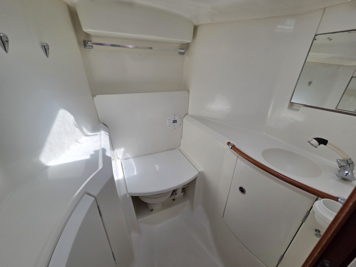 2000 Beneteau Oceanis 411 - Image 7