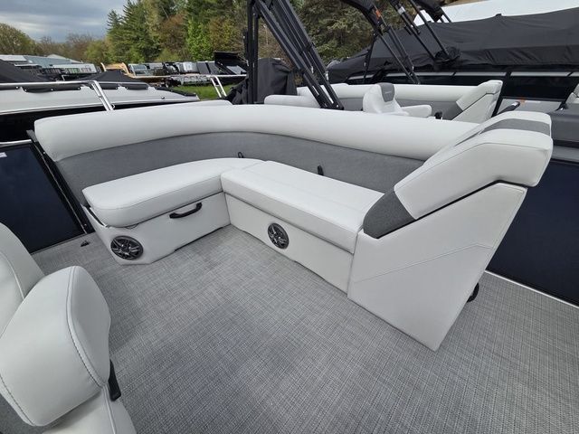 2026 Crest Conquest SE 220 Cruise Tri-Toon W/150Hp And Traile - 12