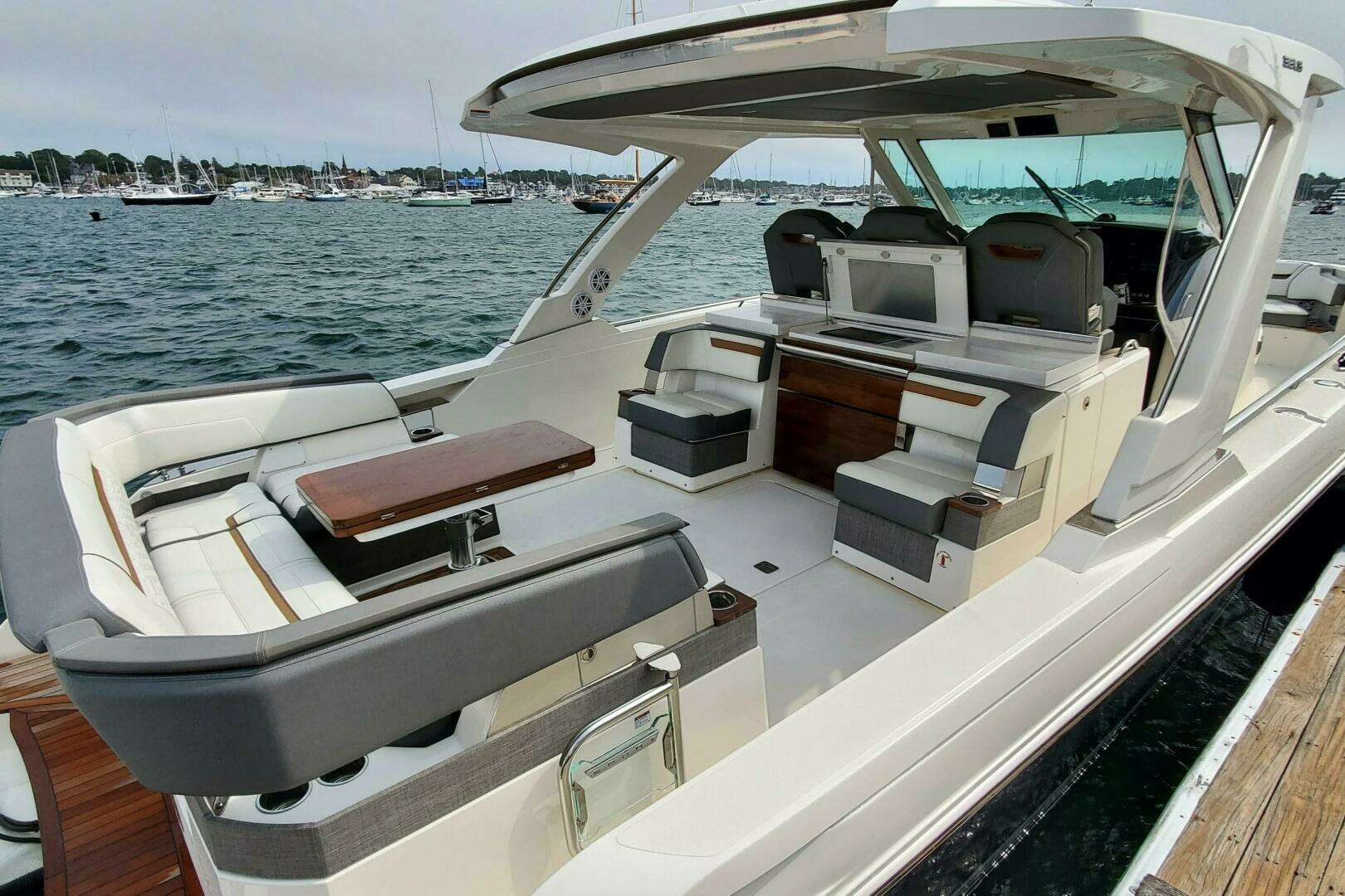 2021 Tiara Yachts 38 LS - Image 6