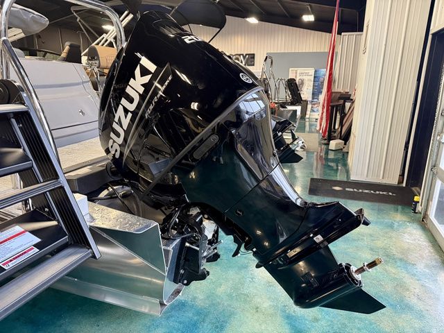 2026 Tahoe Cascade - 2585 Elite Windshield - 4
