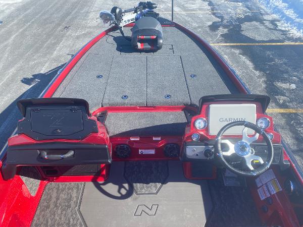 2025 Nitro Z21 XL Pro boat interior with Garmin navigation system, red and gray design.