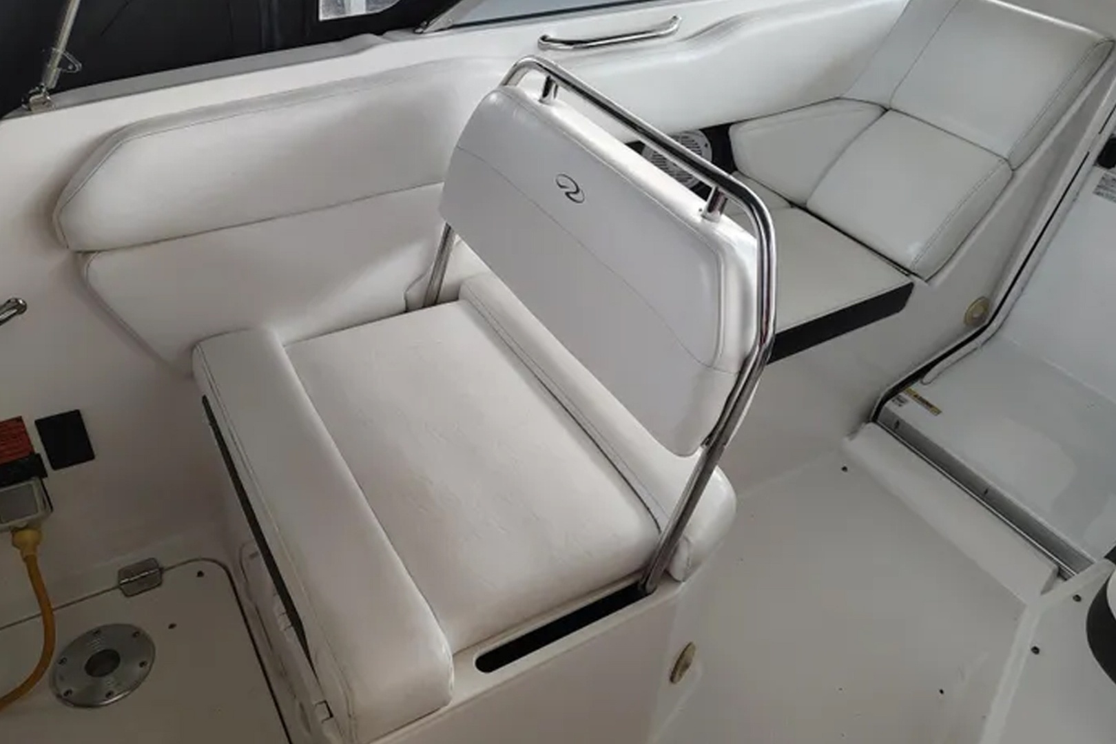 2008 Regal 2565 Window Express - Image 14