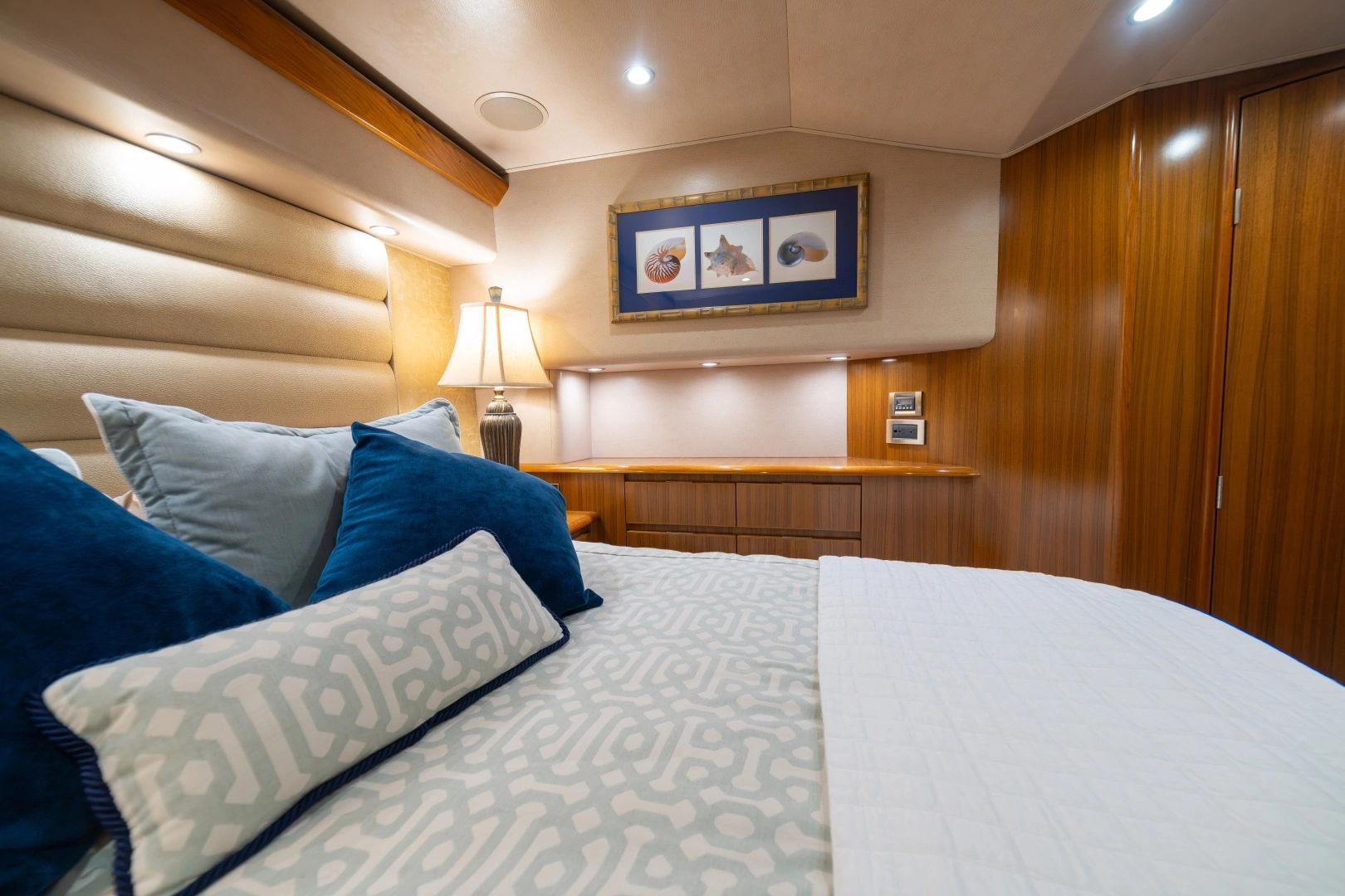 2012 Viking 60 Convertible - Image 54