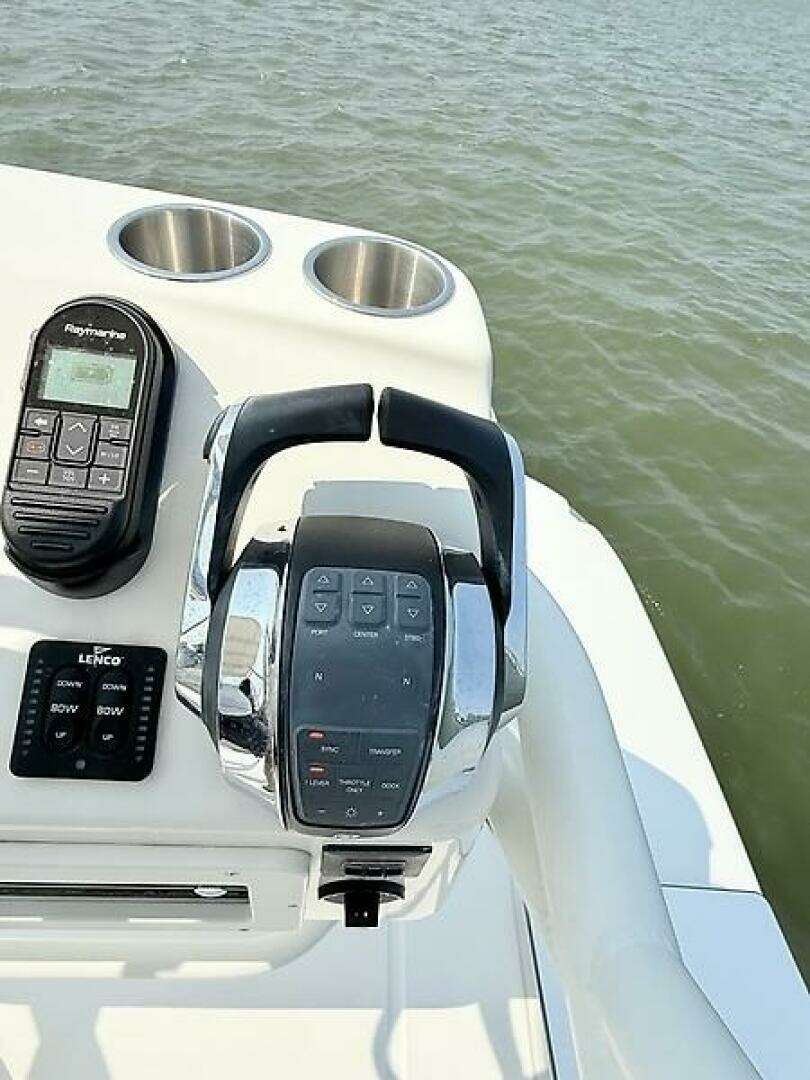 2014 Boston Whaler 350 Outrage - Image 40