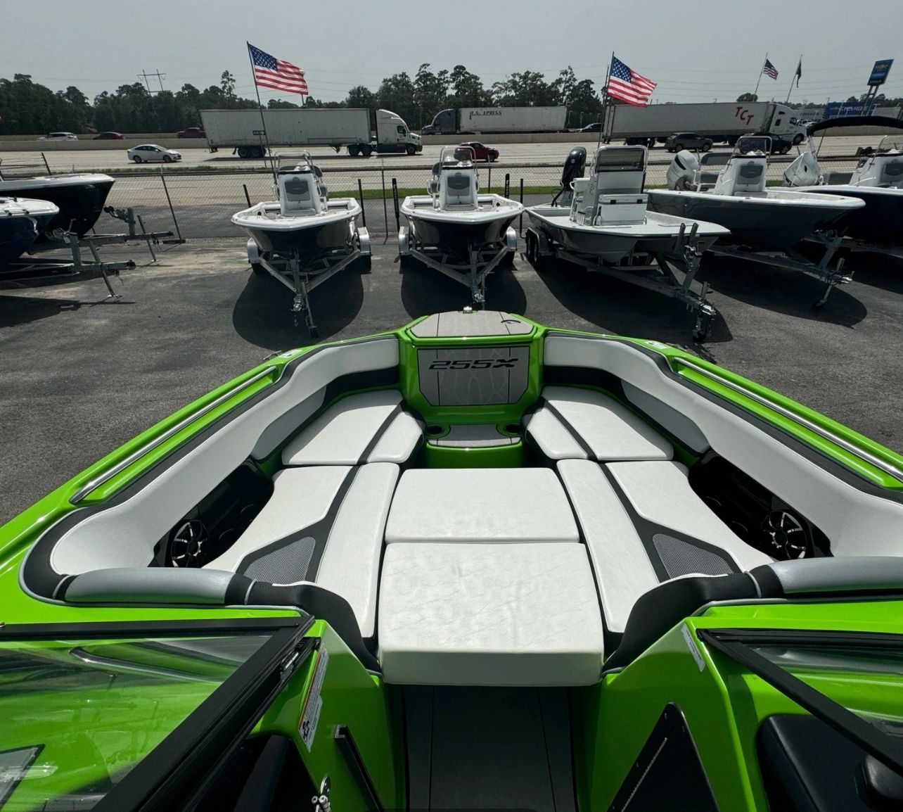 2022 Yamaha Boats 255XD - 9