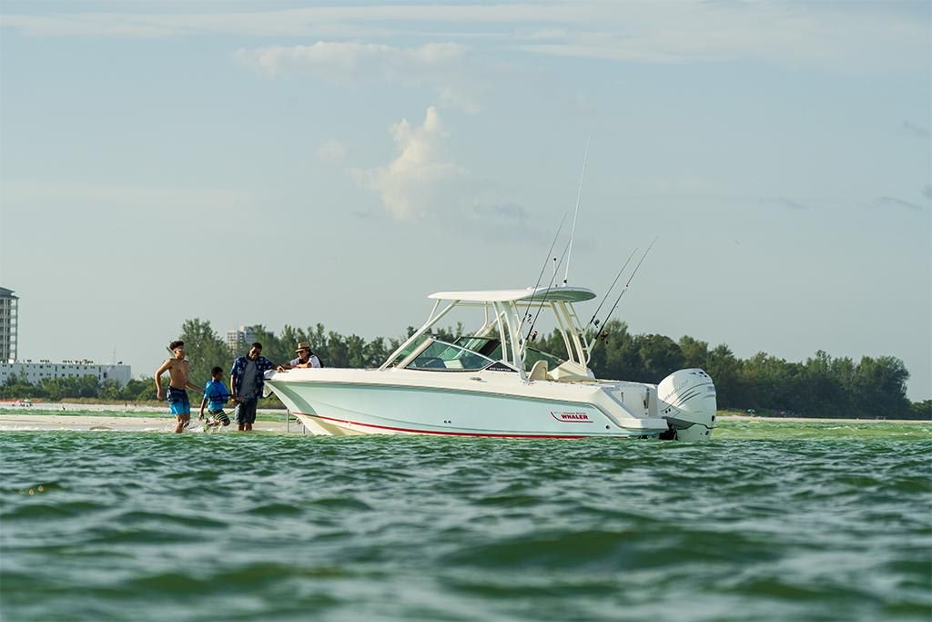 2023-Boston-Whaler-240-Vantage-MarineMax