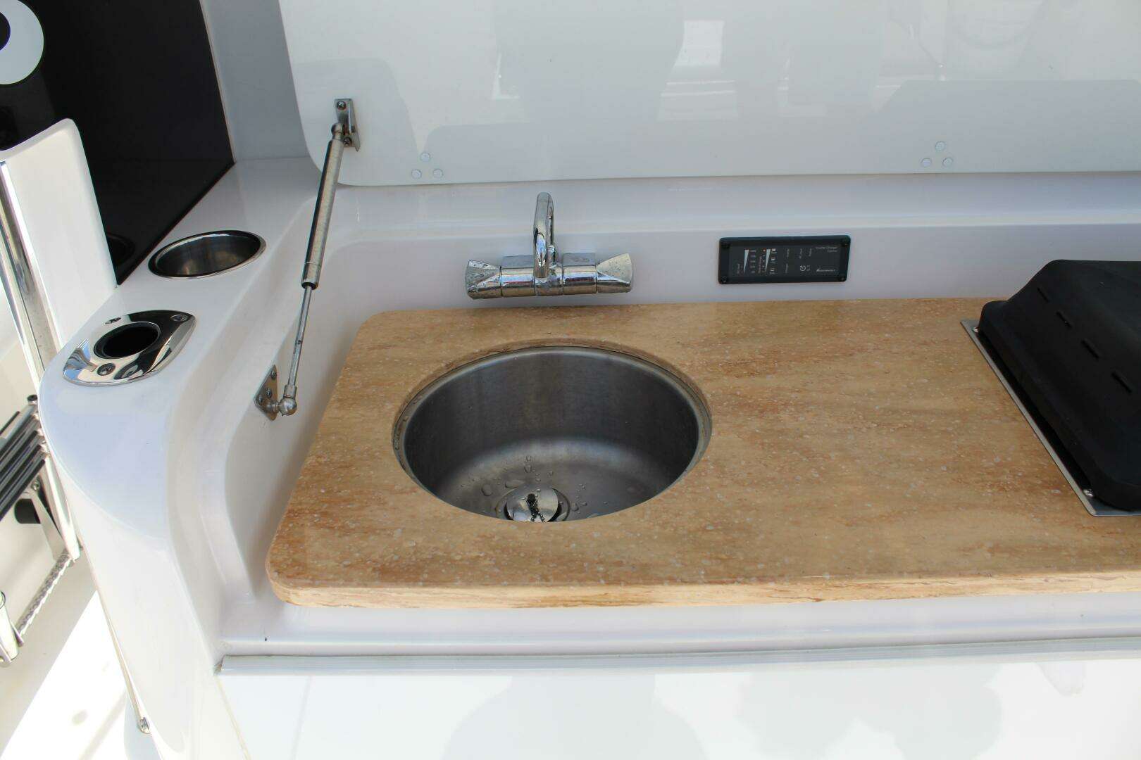 2016 Edgewater 370 - Image 14