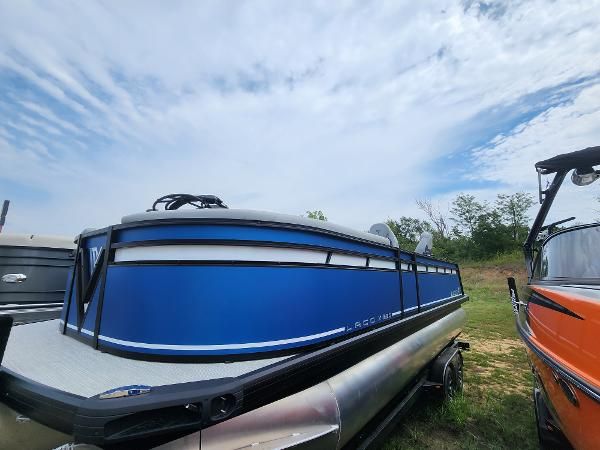 2024 Viaggio Lago X22Q pontoon boat on a trailer.