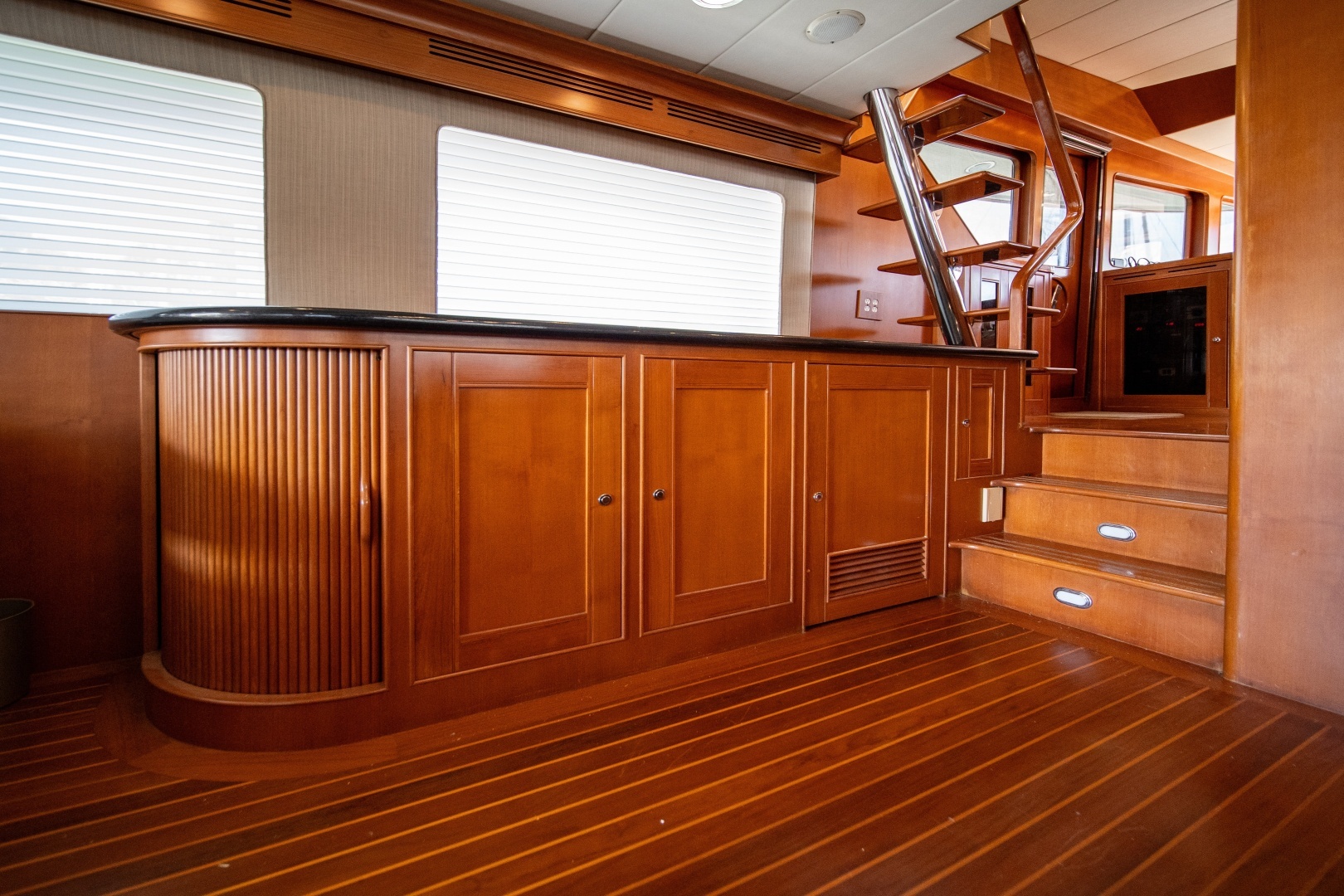 2003 Marlow Explorer 65C - Image 9