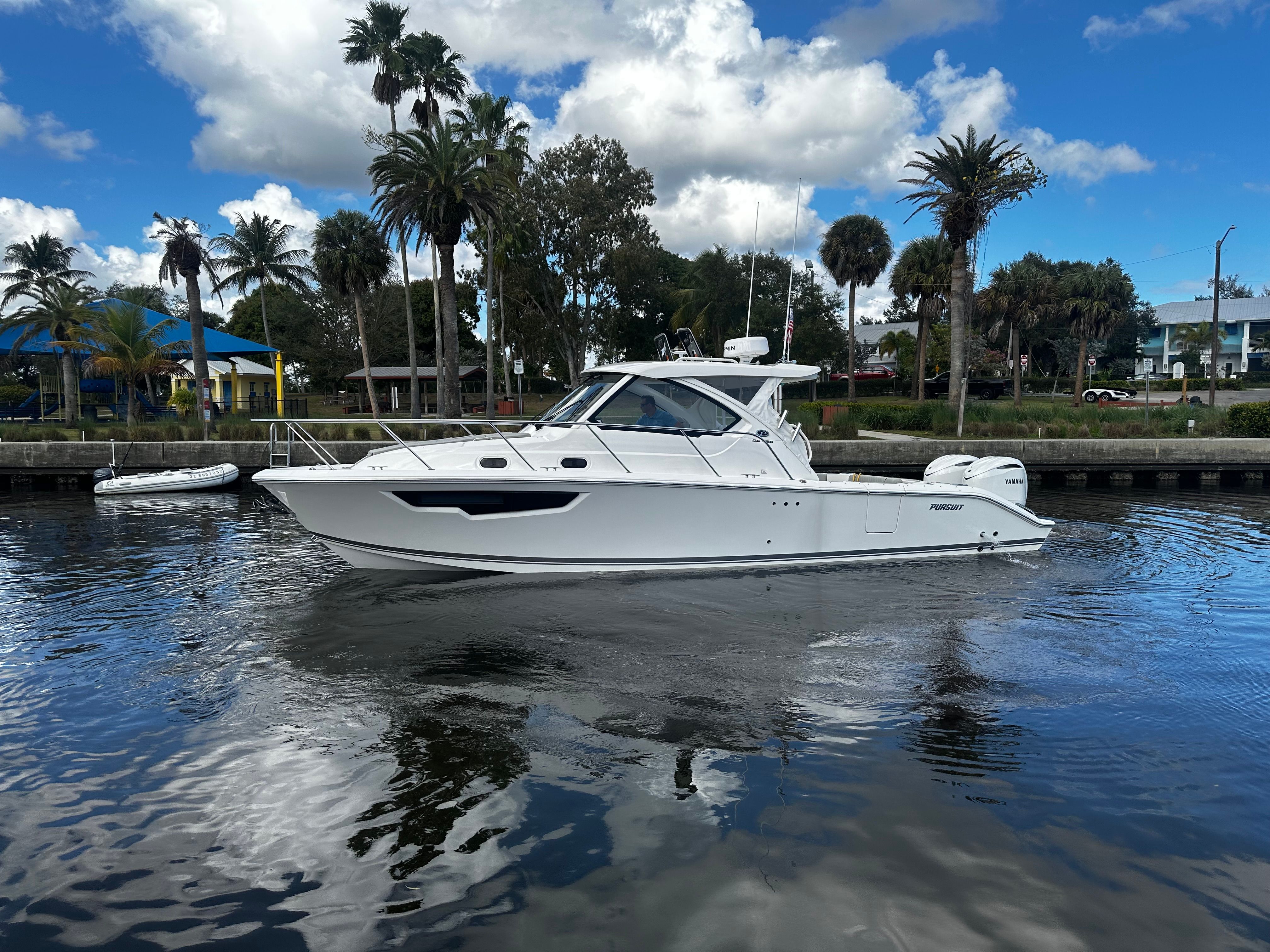 2026 Pursuit OS 325 Offshore