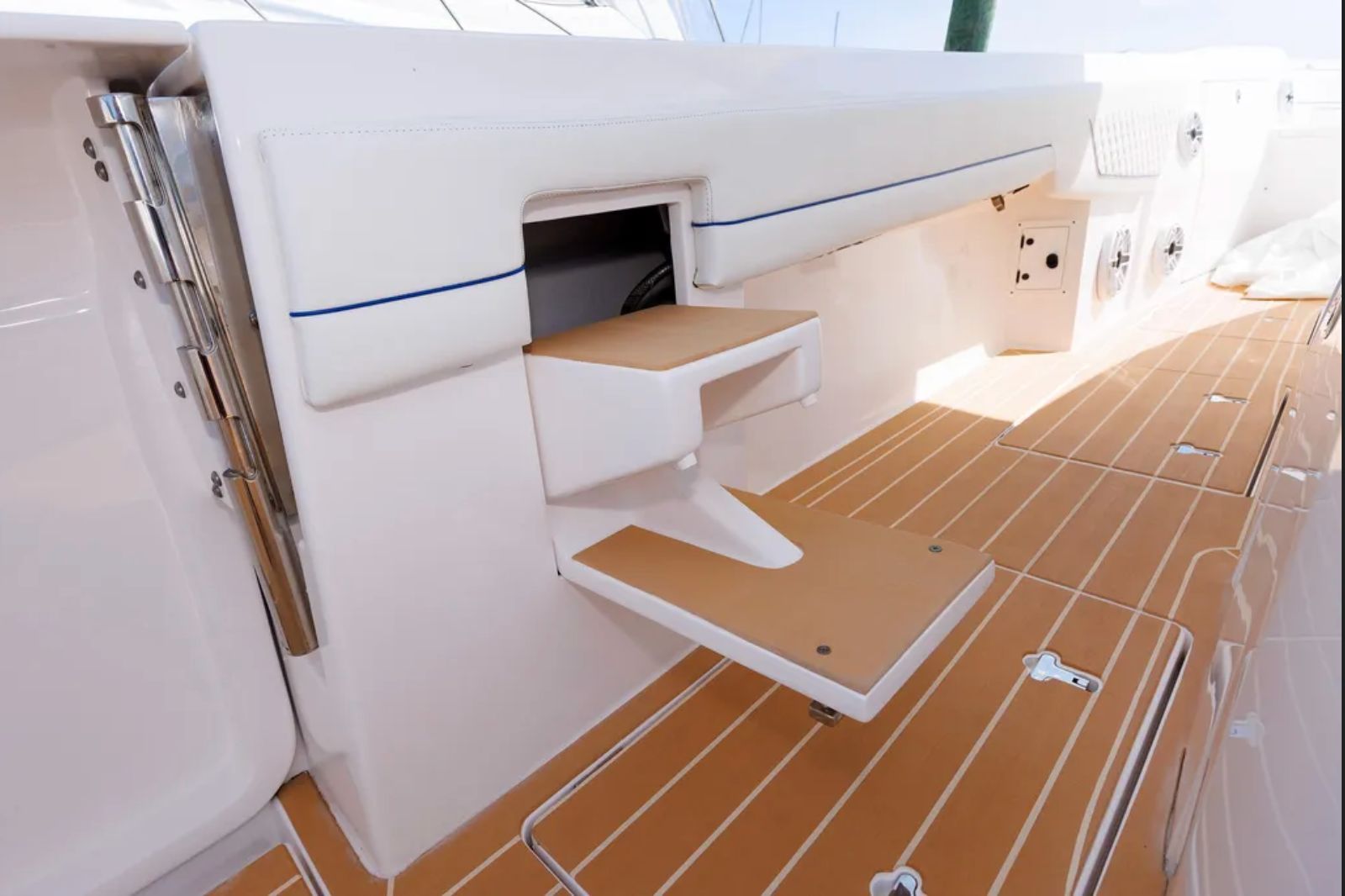 2022 Intrepid 375 Nomad SE - 27