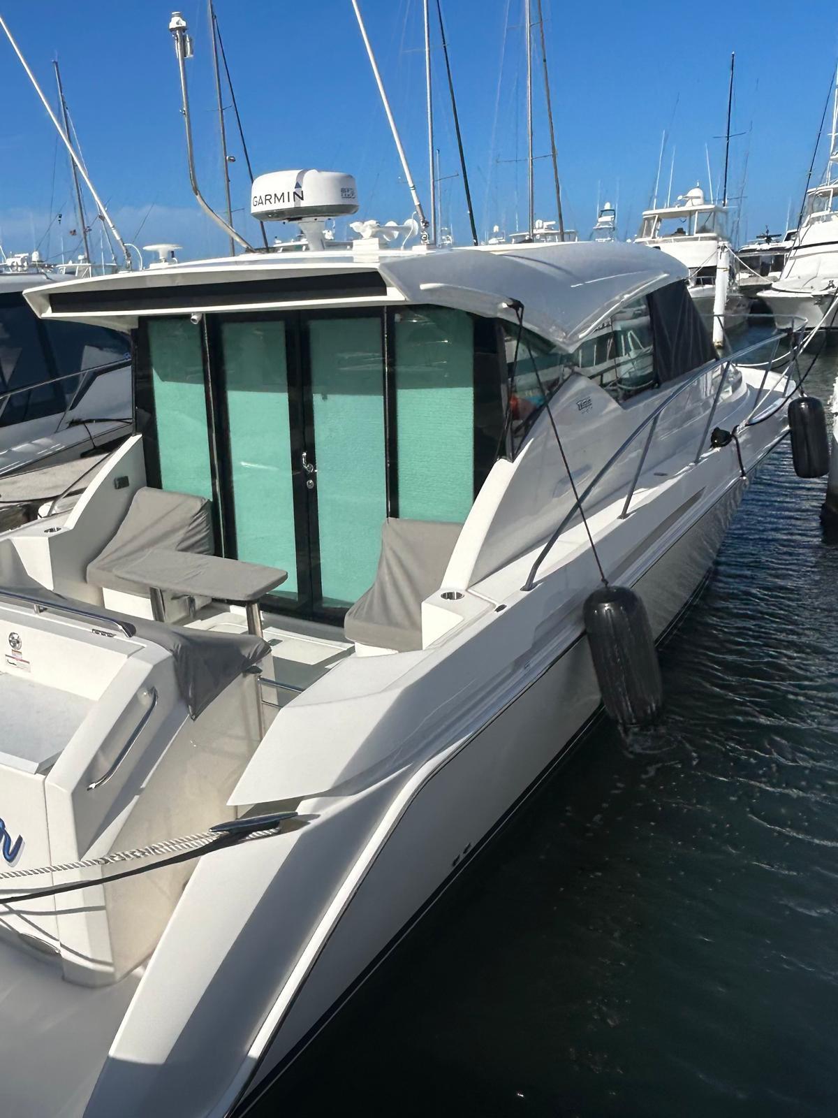 2022 Tiara Yachts C39 Coupe