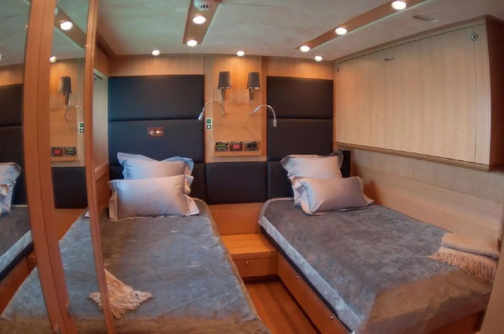 2011 Sunseeker Yacht - Image 45