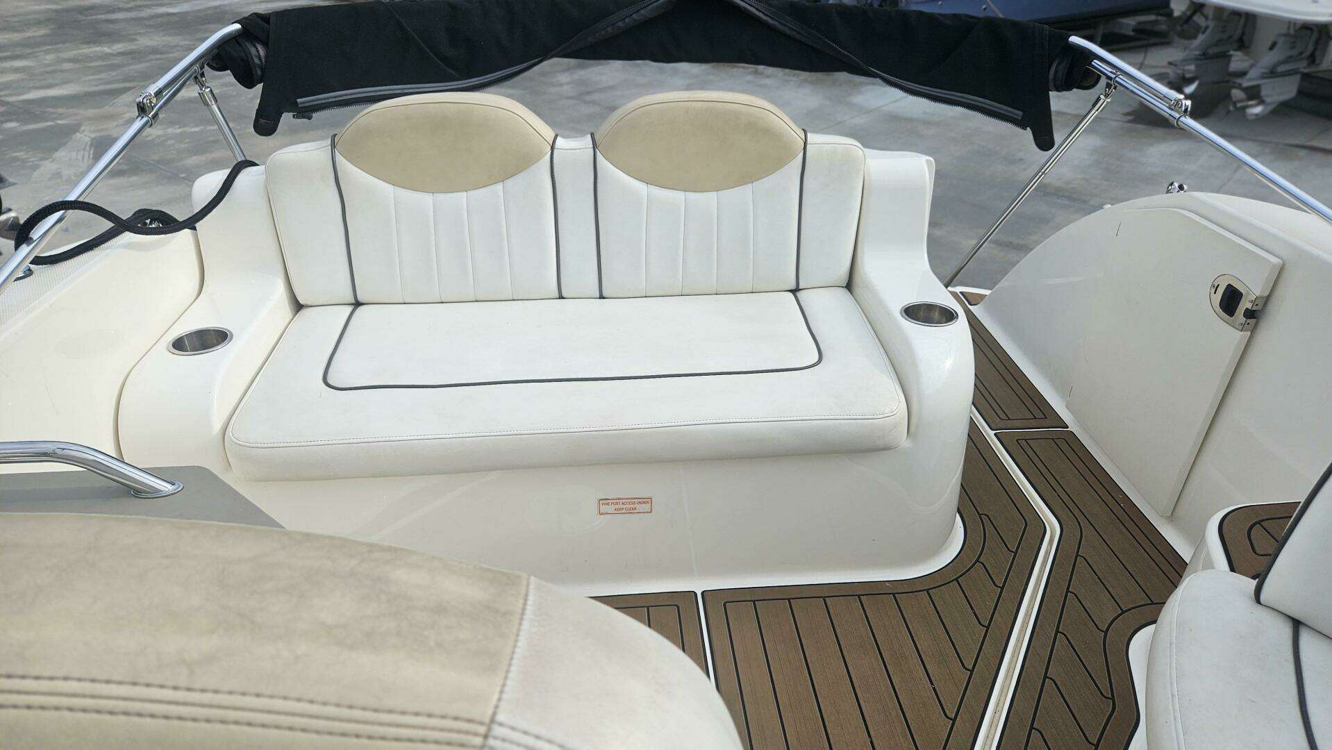 2008 Sea Ray 240 Sundancer - Image 12
