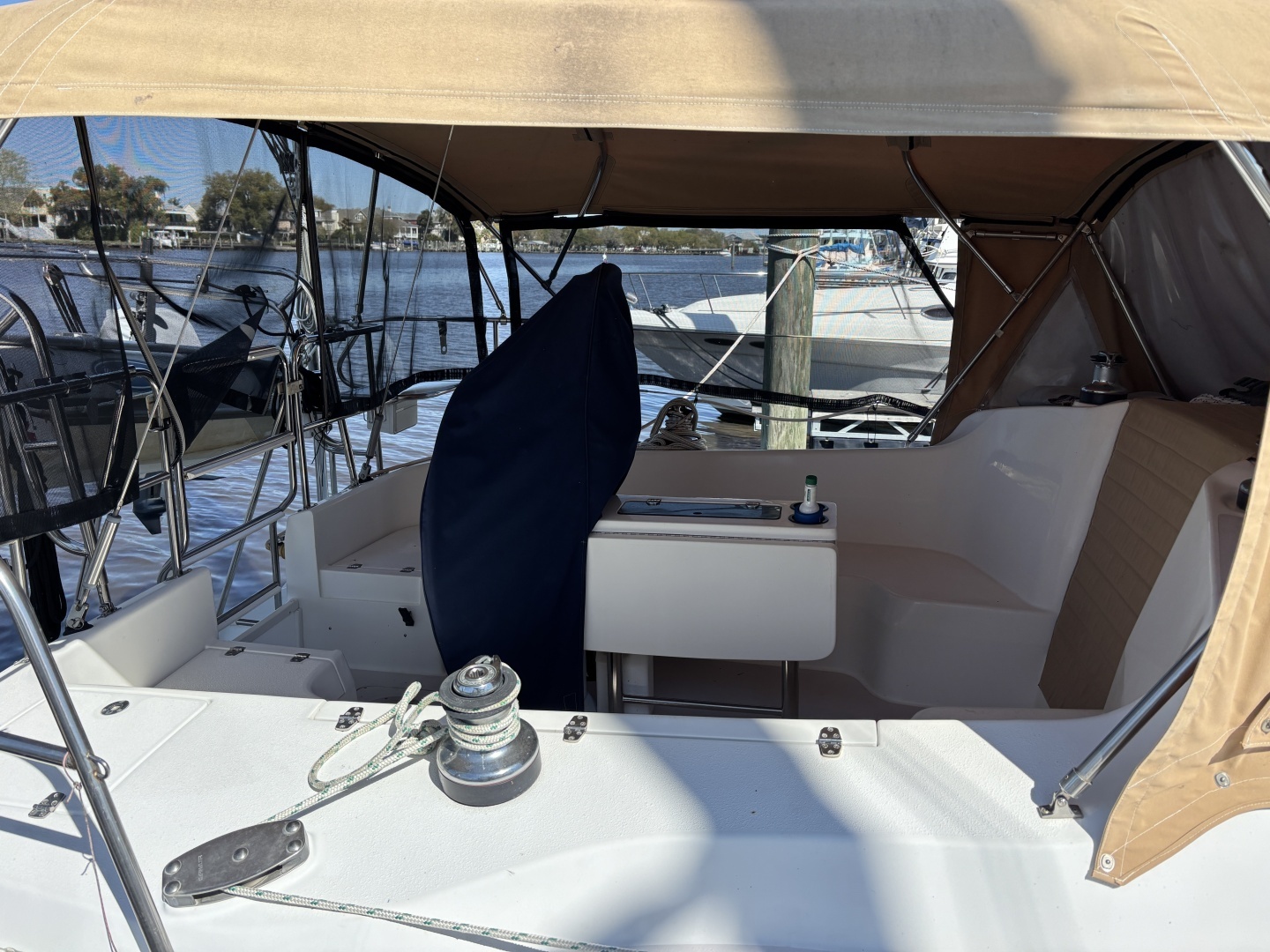 2003 Catalina 350 - Image 16