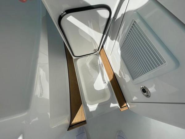 2026 Mag Bay 43 Center Console - 111